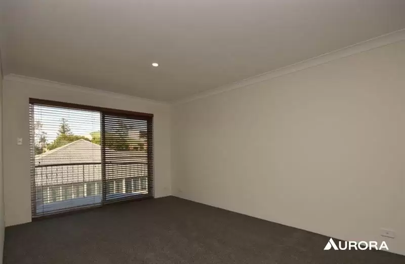 4/63 Latrobe Street, East Brisbane Leased by Aurora Property - image 3