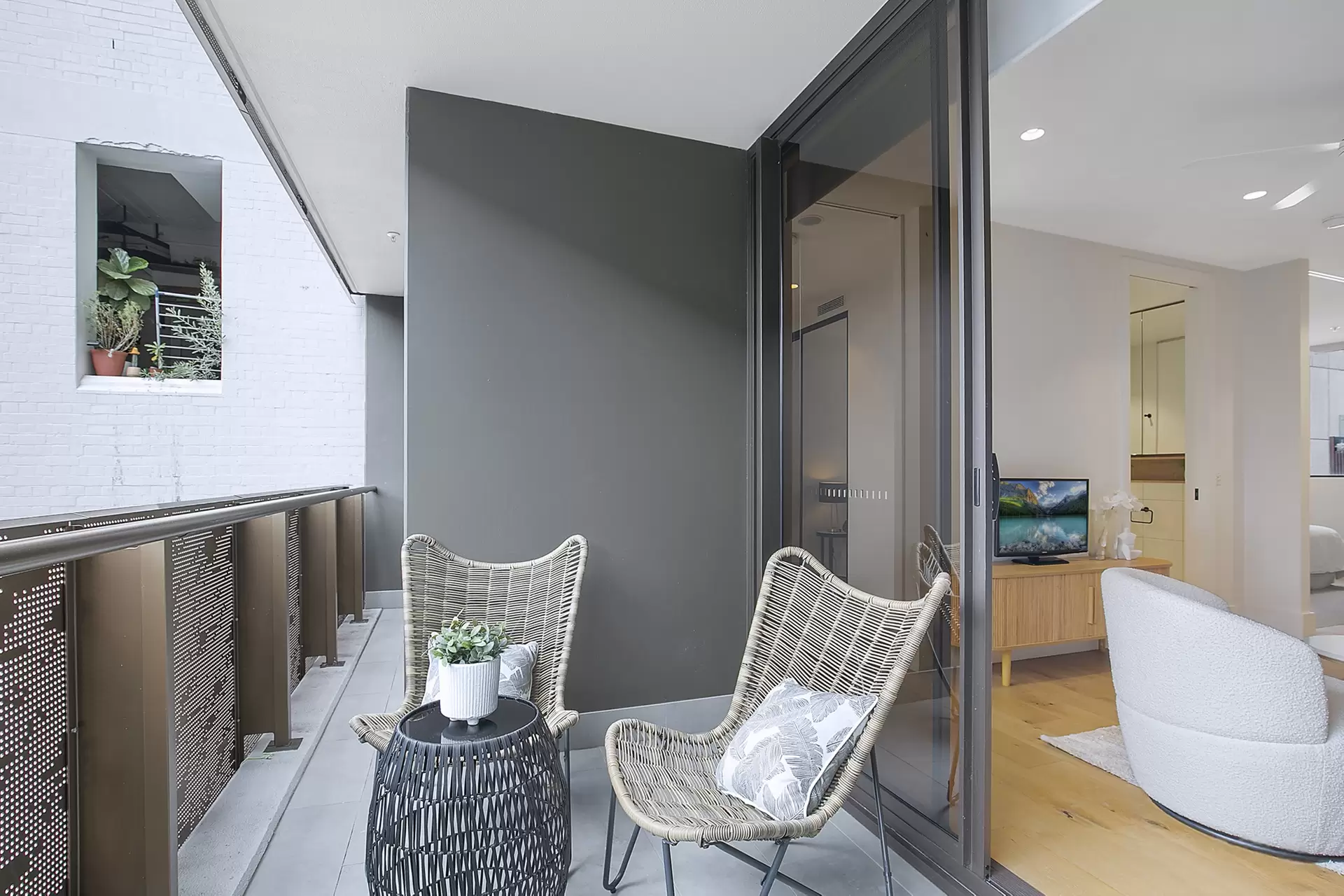 205/14 Ella Street, Newstead Sold by Aurora Property - image 1