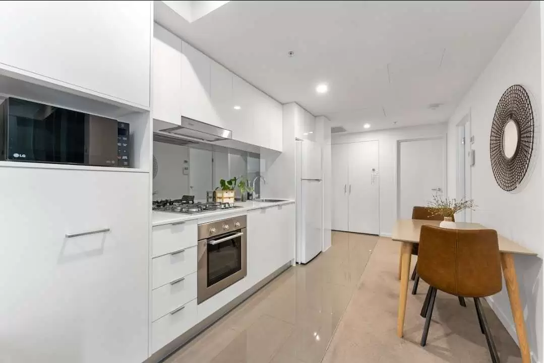 21305/28 Merivale Street, South Brisbane Sold by Aurora Property - image 2