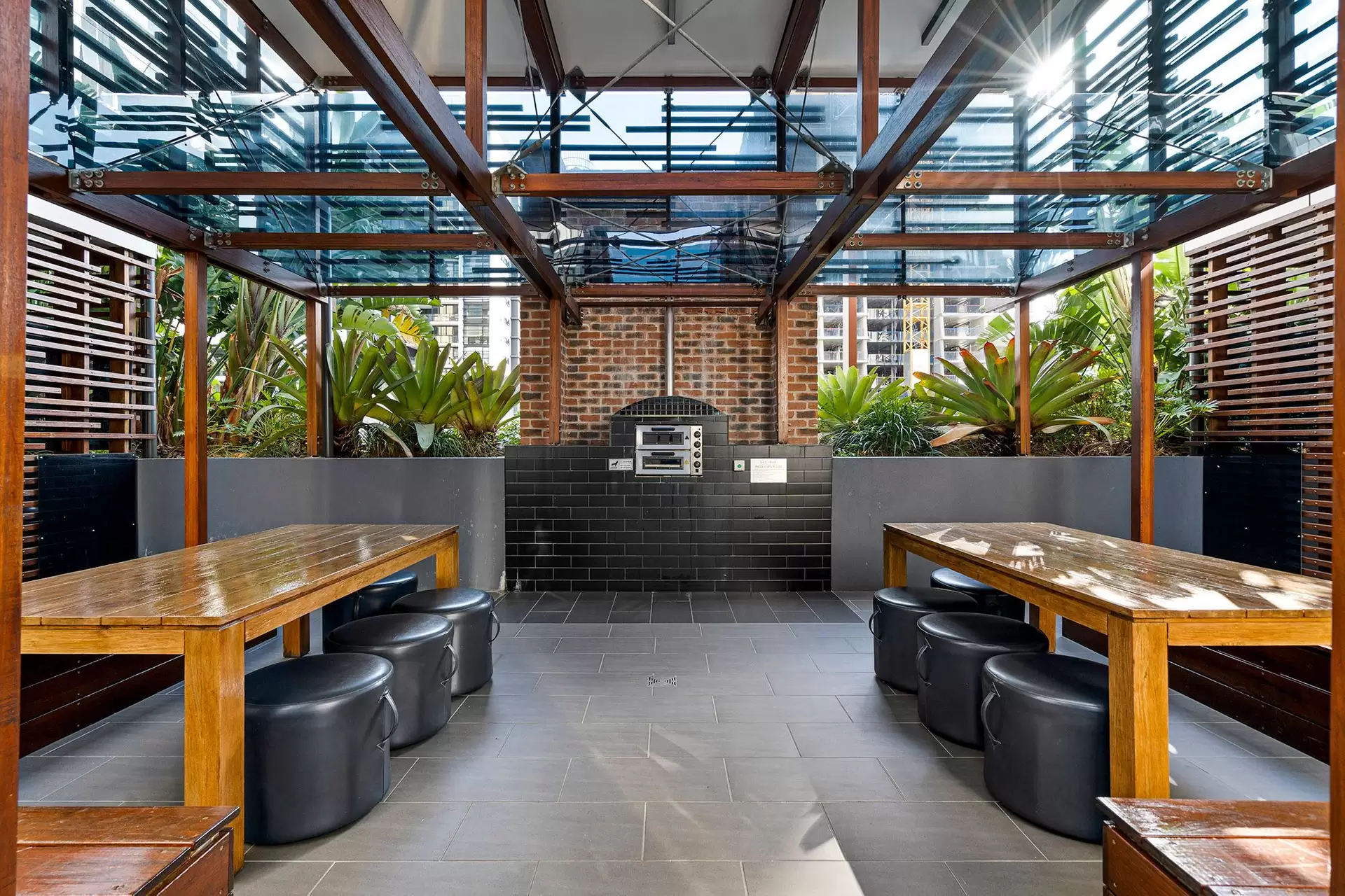 21305/28 Merivale Street, South Brisbane Sold by Aurora Property - image 1