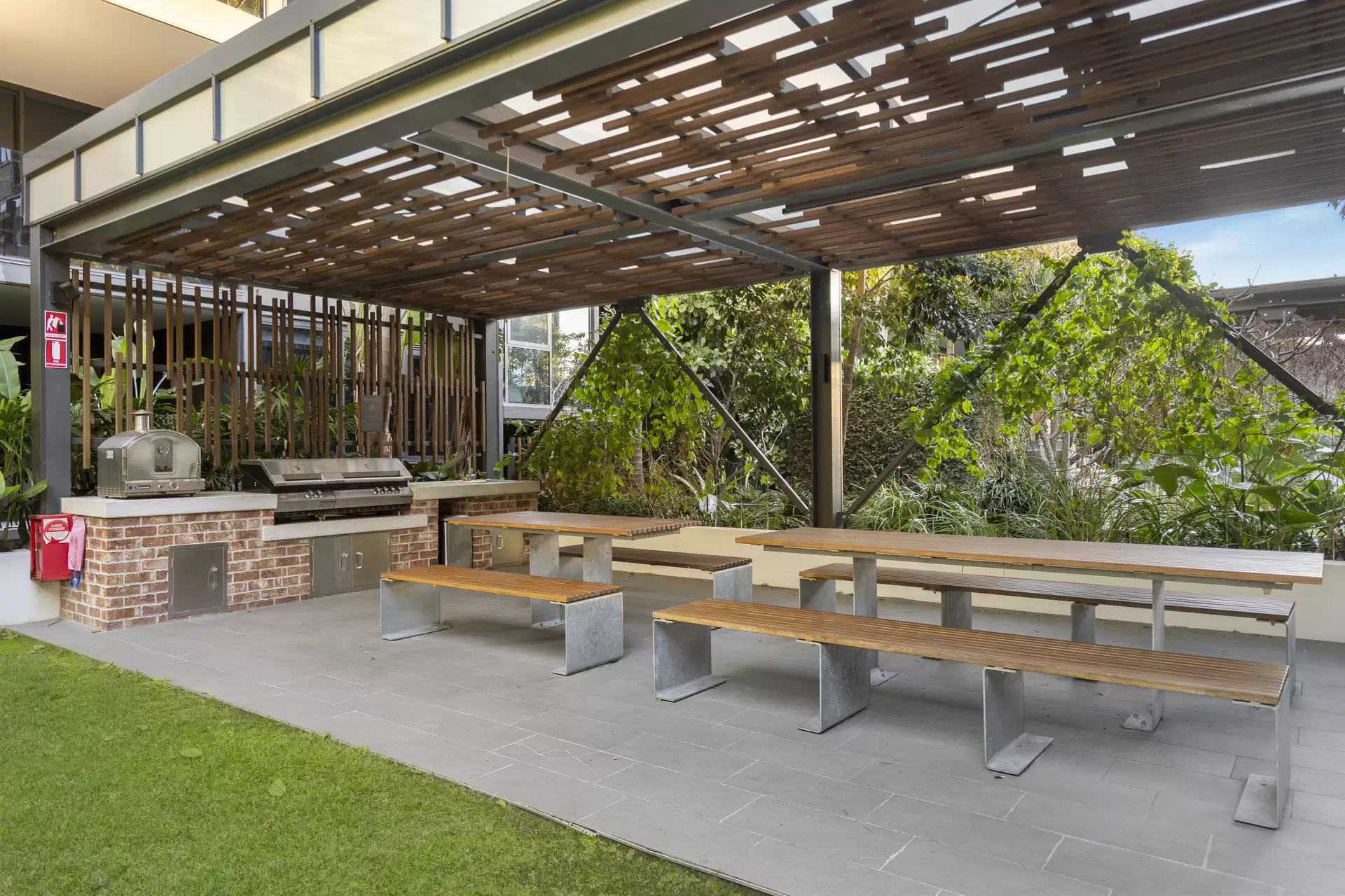 1065/36 Evelyn Street, Newstead Sold by Aurora Property - image 1