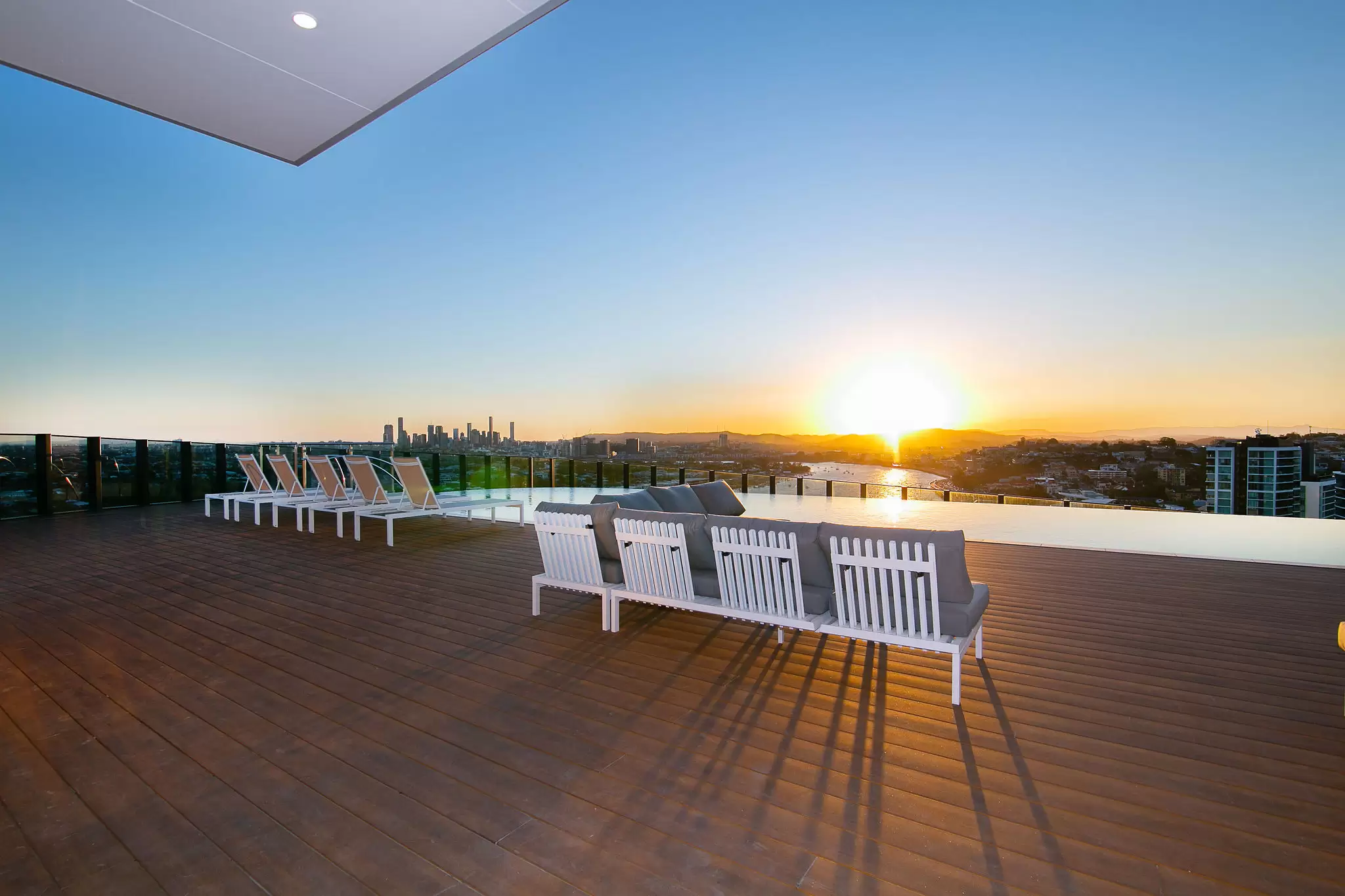 10311/7 Wharf Street, Hamilton Sold by Aurora Property - image 1