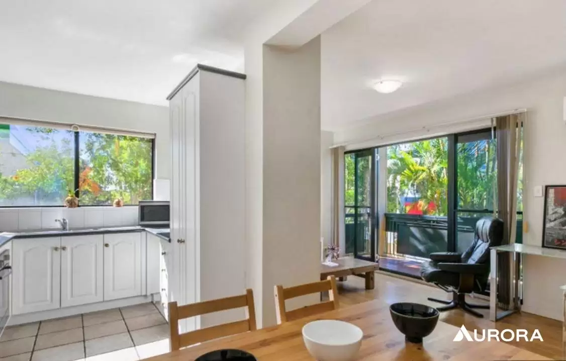 1/70 Latrobe Street, East Brisbane Leased by Aurora Property - image 2