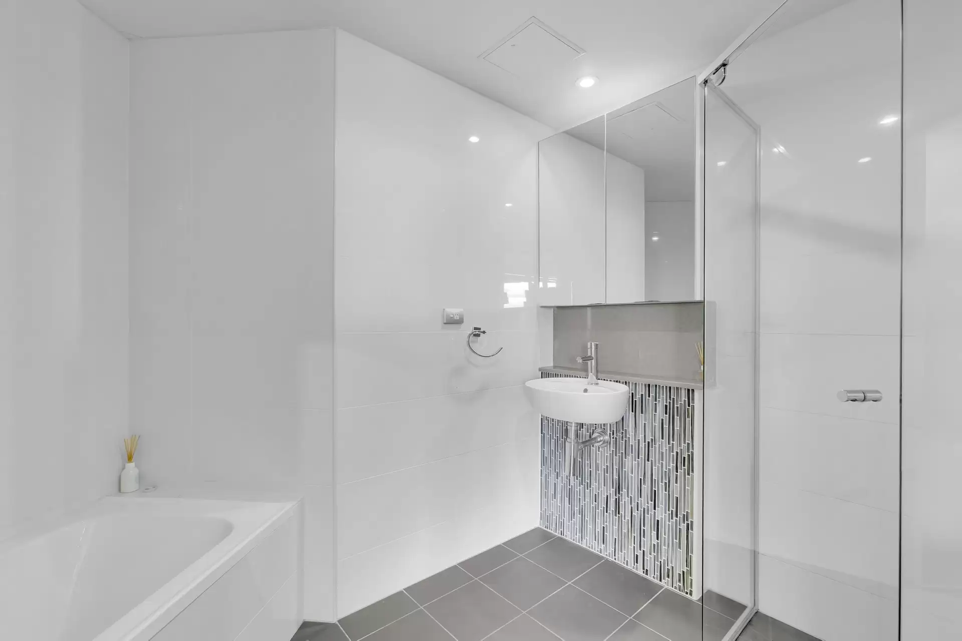5801/501B Adelaide Street, Brisbane City Leased by Aurora Property - image 1