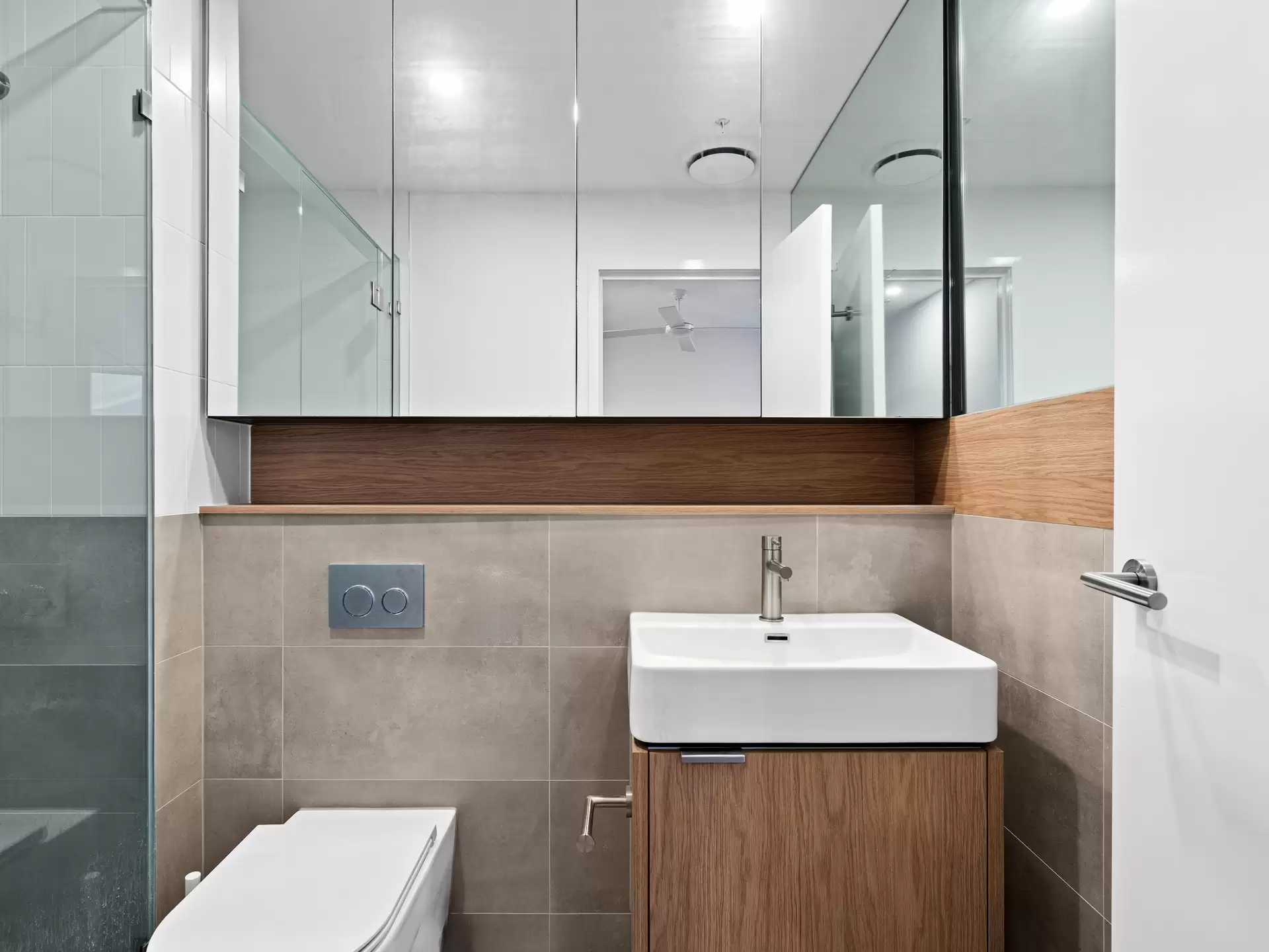 51003/21 Mollison Street, West End Sold by Aurora Property - image 1