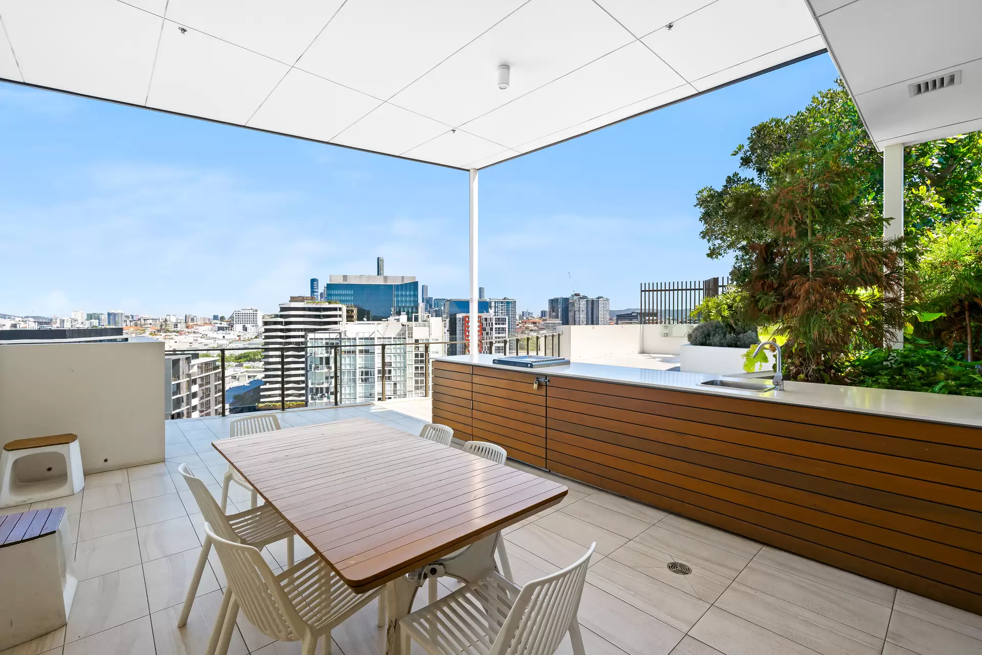 506/10 Stratton Street, Newstead Sold by Aurora Property - image 1
