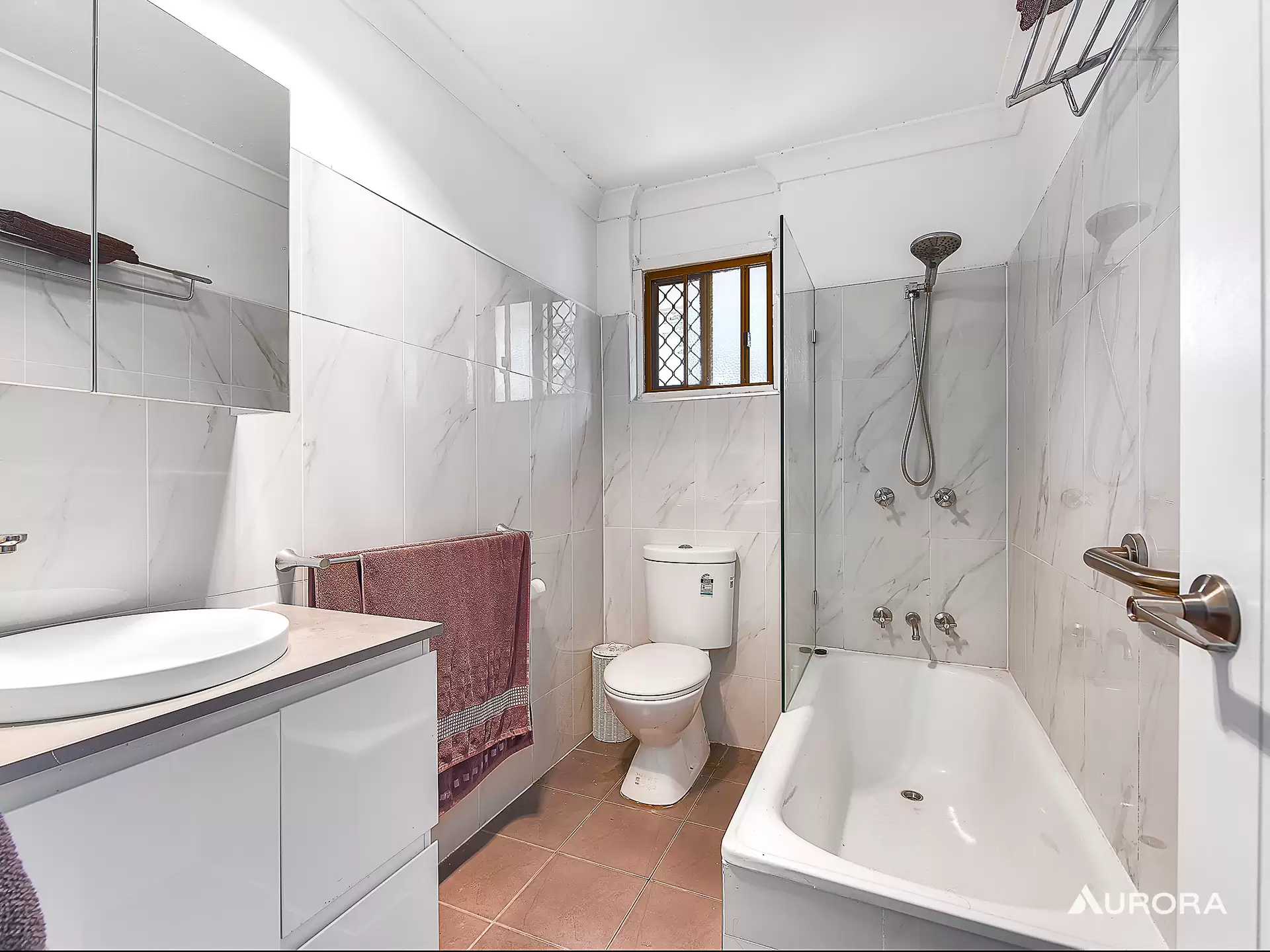 2/15 Park Road, Yeronga Sold by Aurora Property - image 1