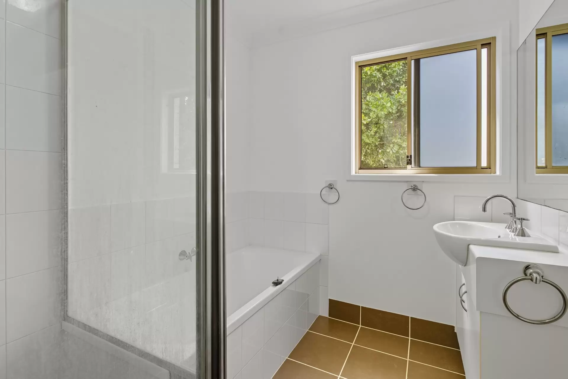40/48-54 Fleet Drive, Kippa-ring Leased by Aurora Property - image 1