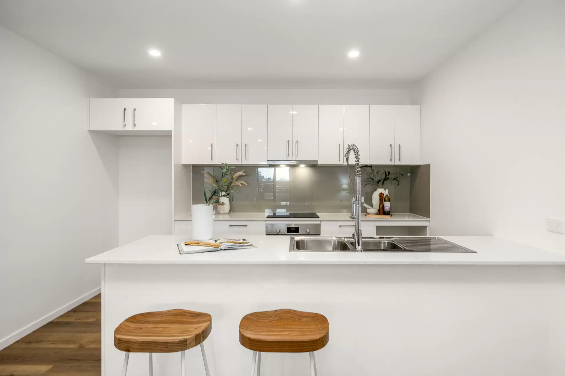 104/492 Samford Road, Gaythorne Sold by Aurora Property - image 1