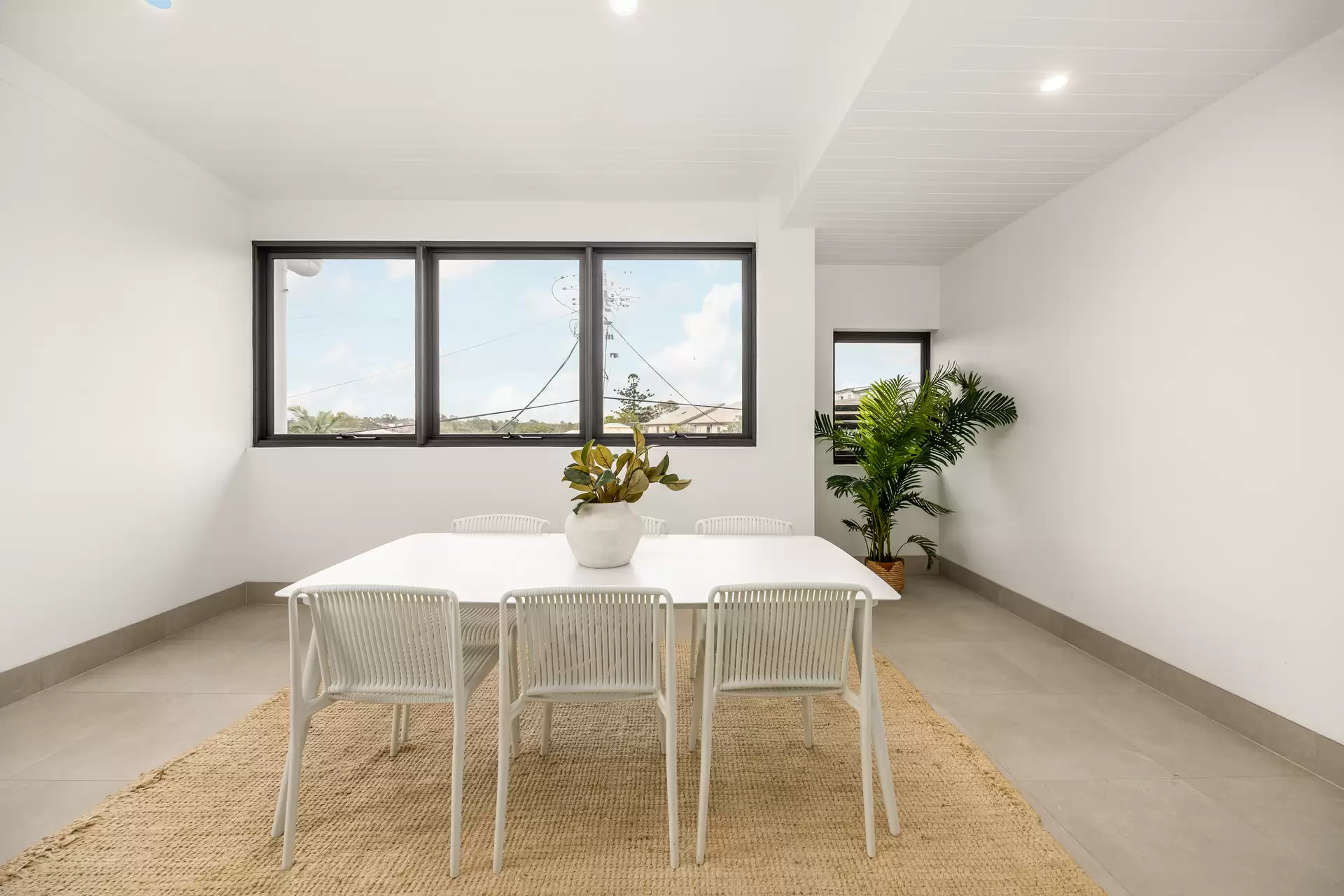 201/492 Samford Road, Gaythorne Sold by Aurora Property - image 1