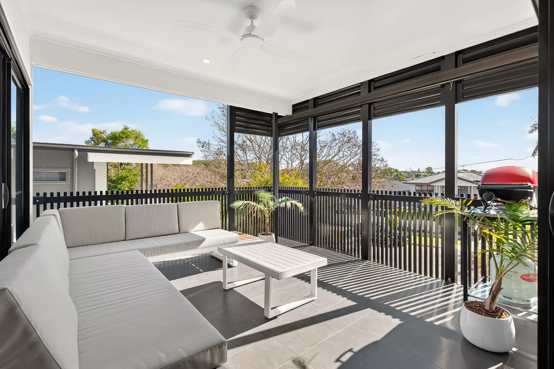 1/21 East Street, Camp Hill Sold by Aurora Property - image 1