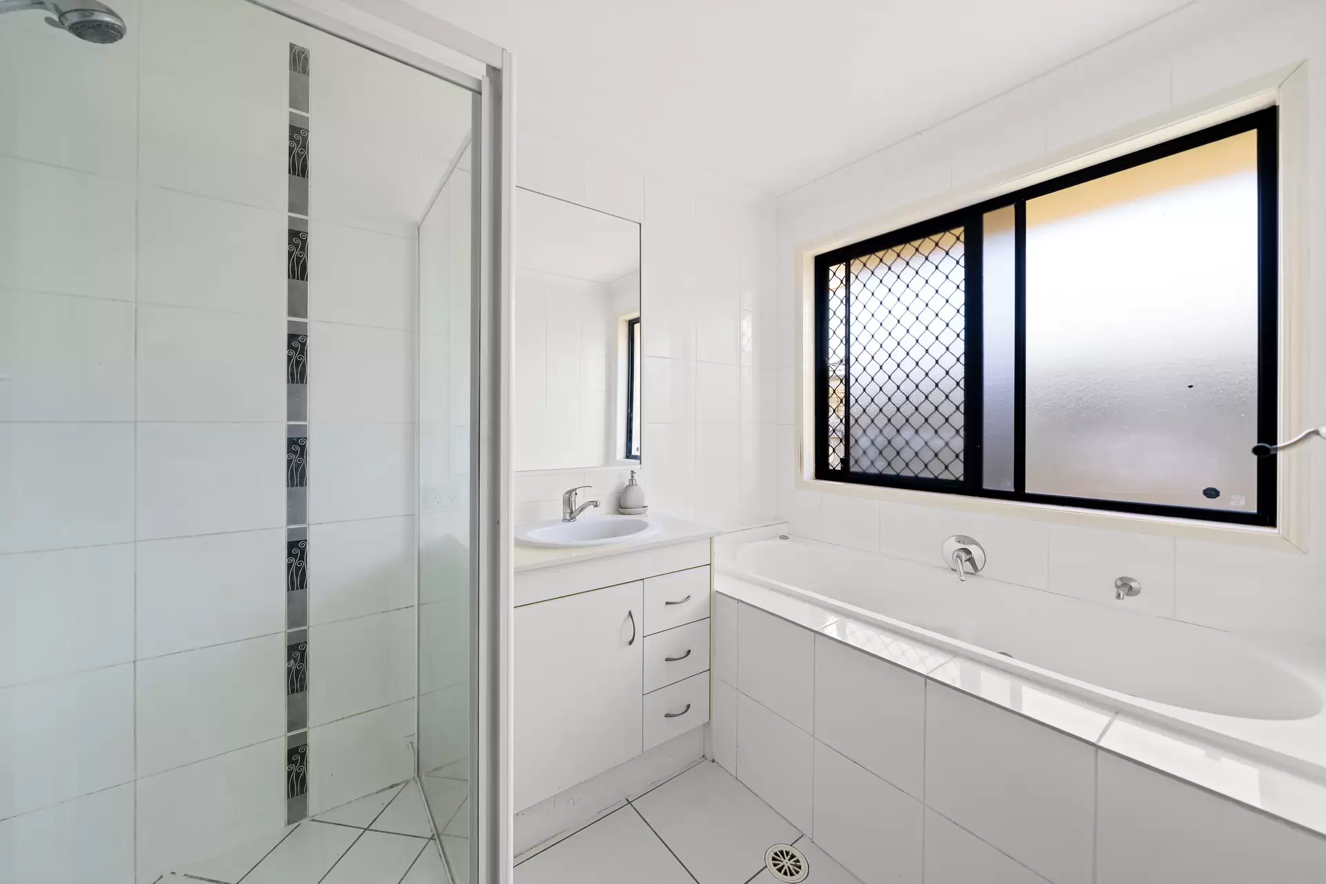 12 Marigold Avenue, Regents Park Sold by Aurora Property - image 1