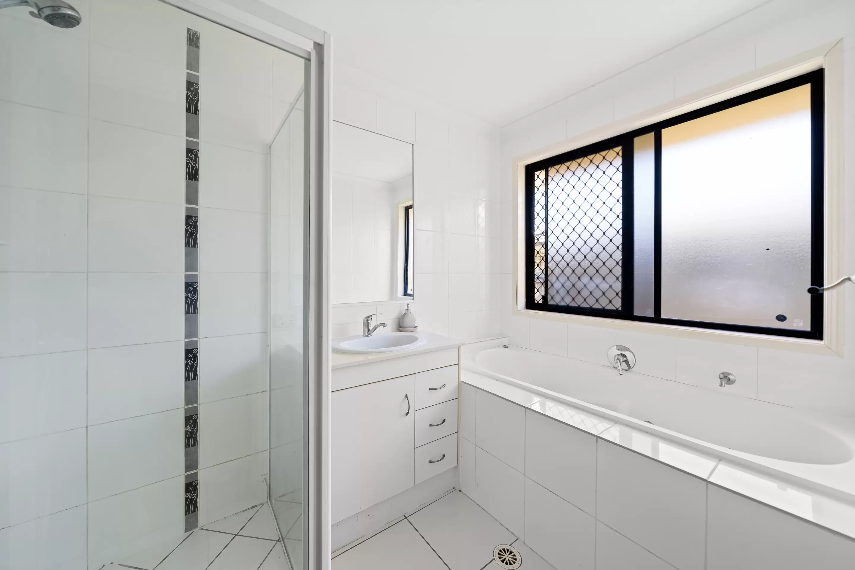 12 Marigold Avenue, Regents Park Sold by Aurora Property - image 4