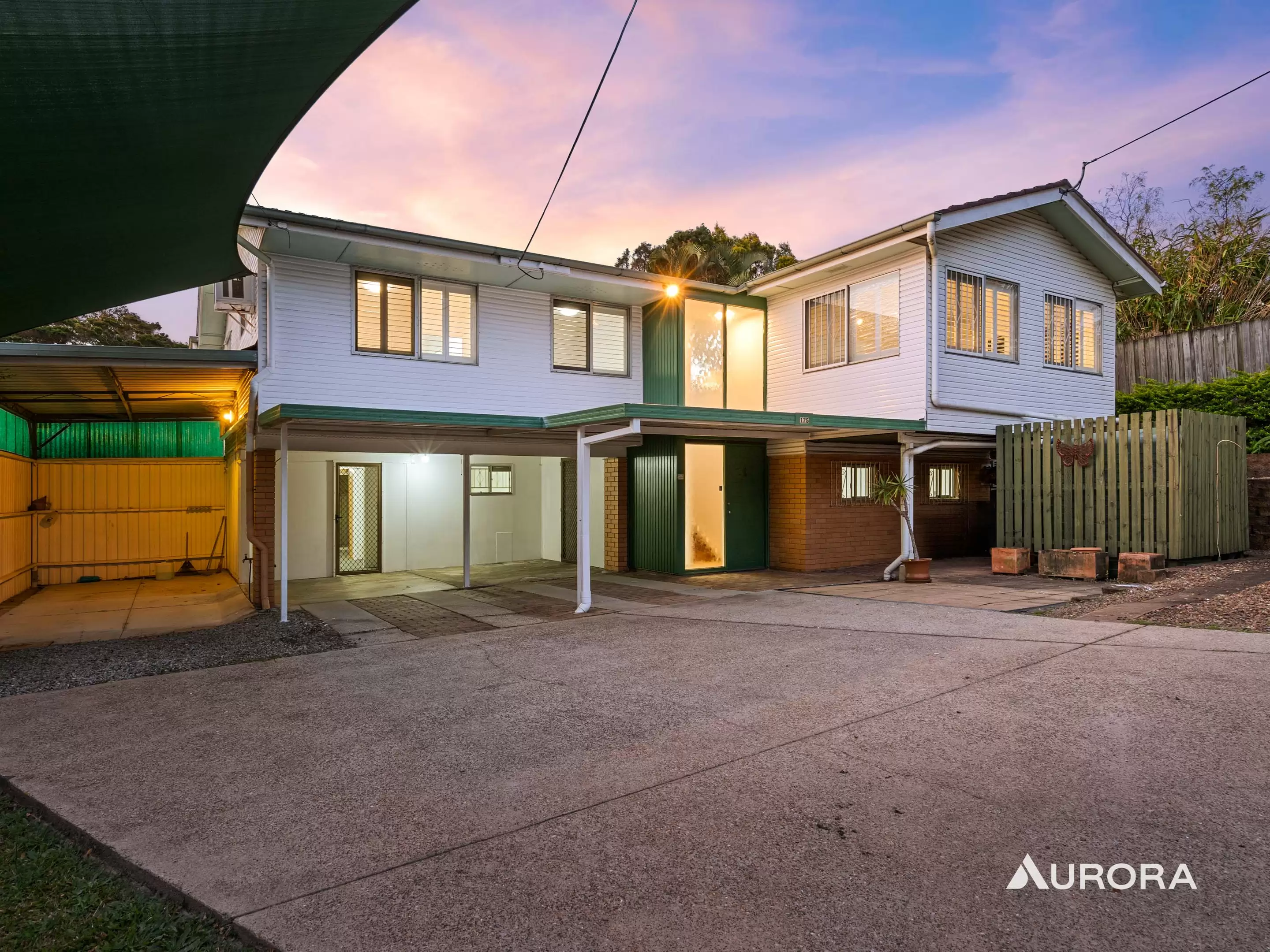 175 Gaynesford Street South, Holland Park West Sold by Aurora Property - image 2