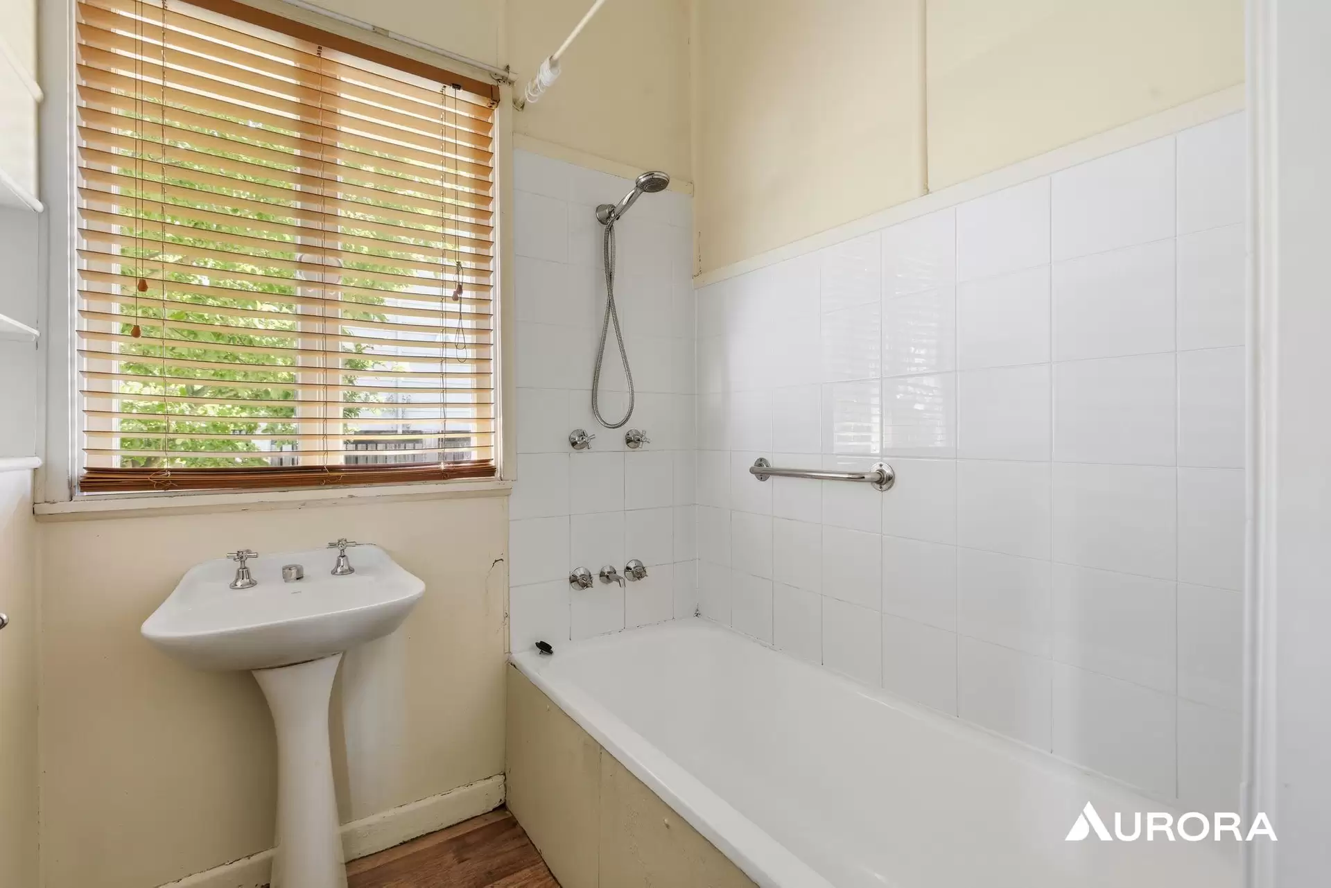 35 Bell Street, Kangaroo Point Leased by Aurora Property - image 1