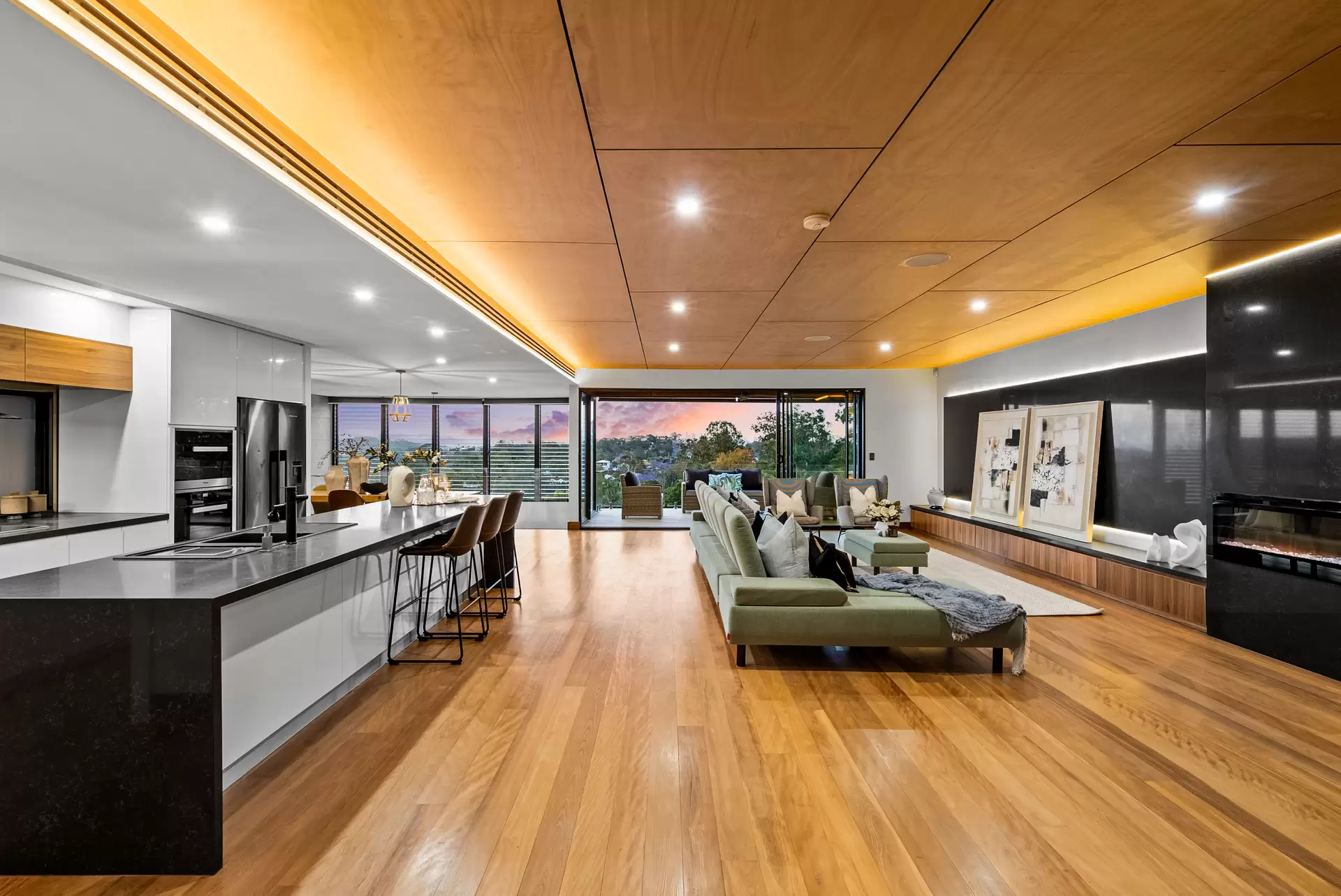 101 Mountain Street, Mount Gravatt Sold by Aurora Property - image 1