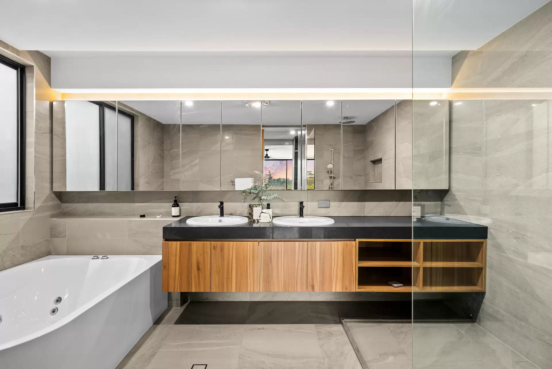 101 Mountain Street, Mount Gravatt Sold by Aurora Property - image 1