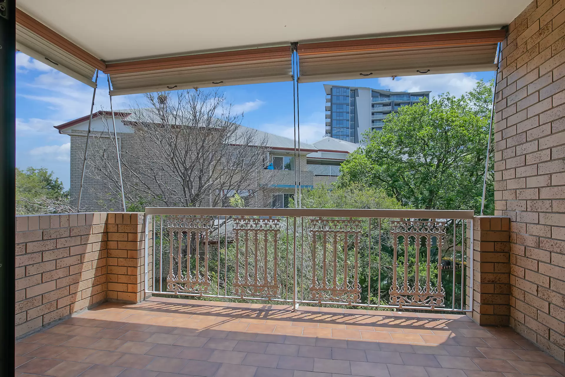 2/10 Mansfield Street, Coorparoo Sold by Aurora Property - image 1