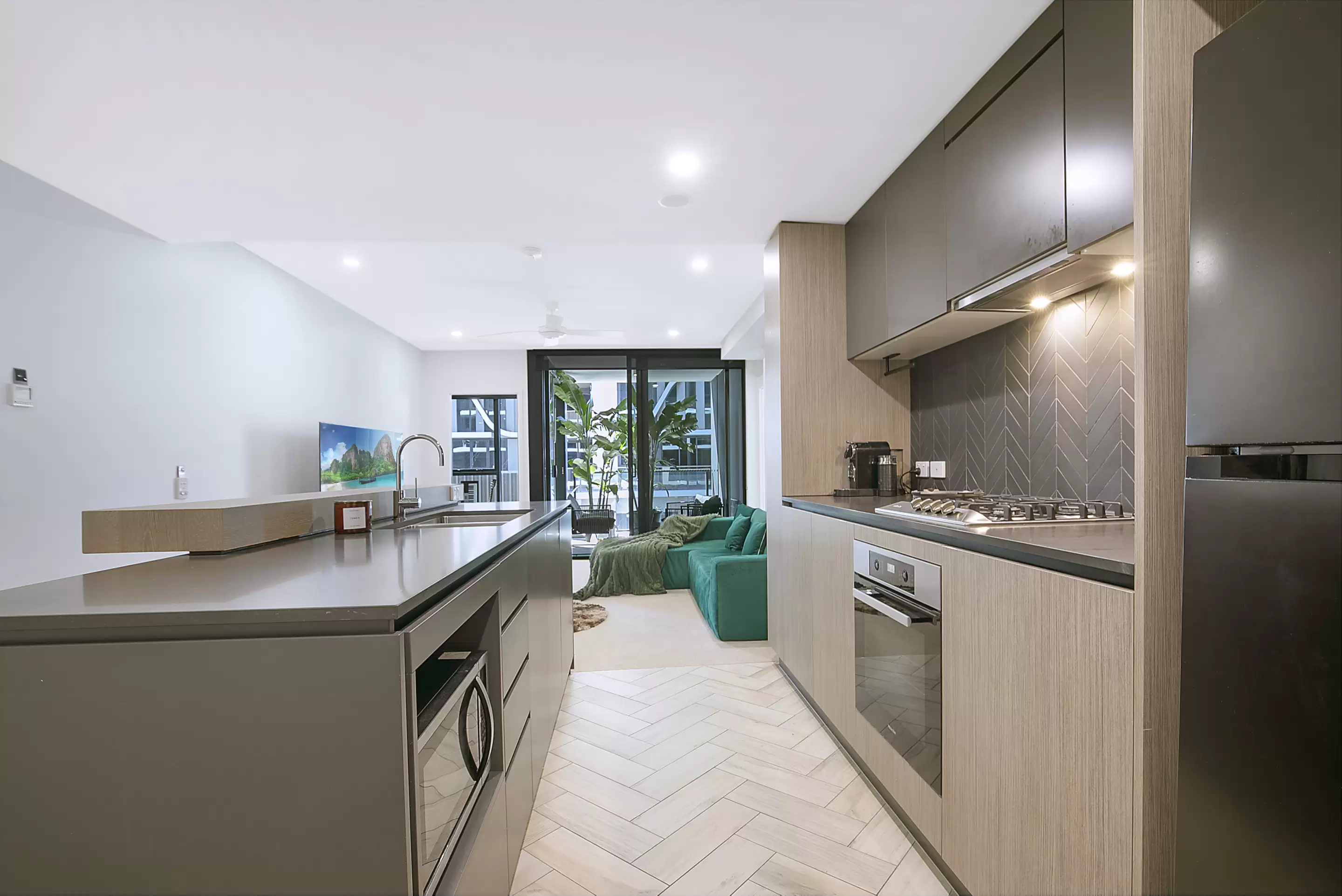 20506/7 Wharf Street, Hamilton Sold by Aurora Property - image 12