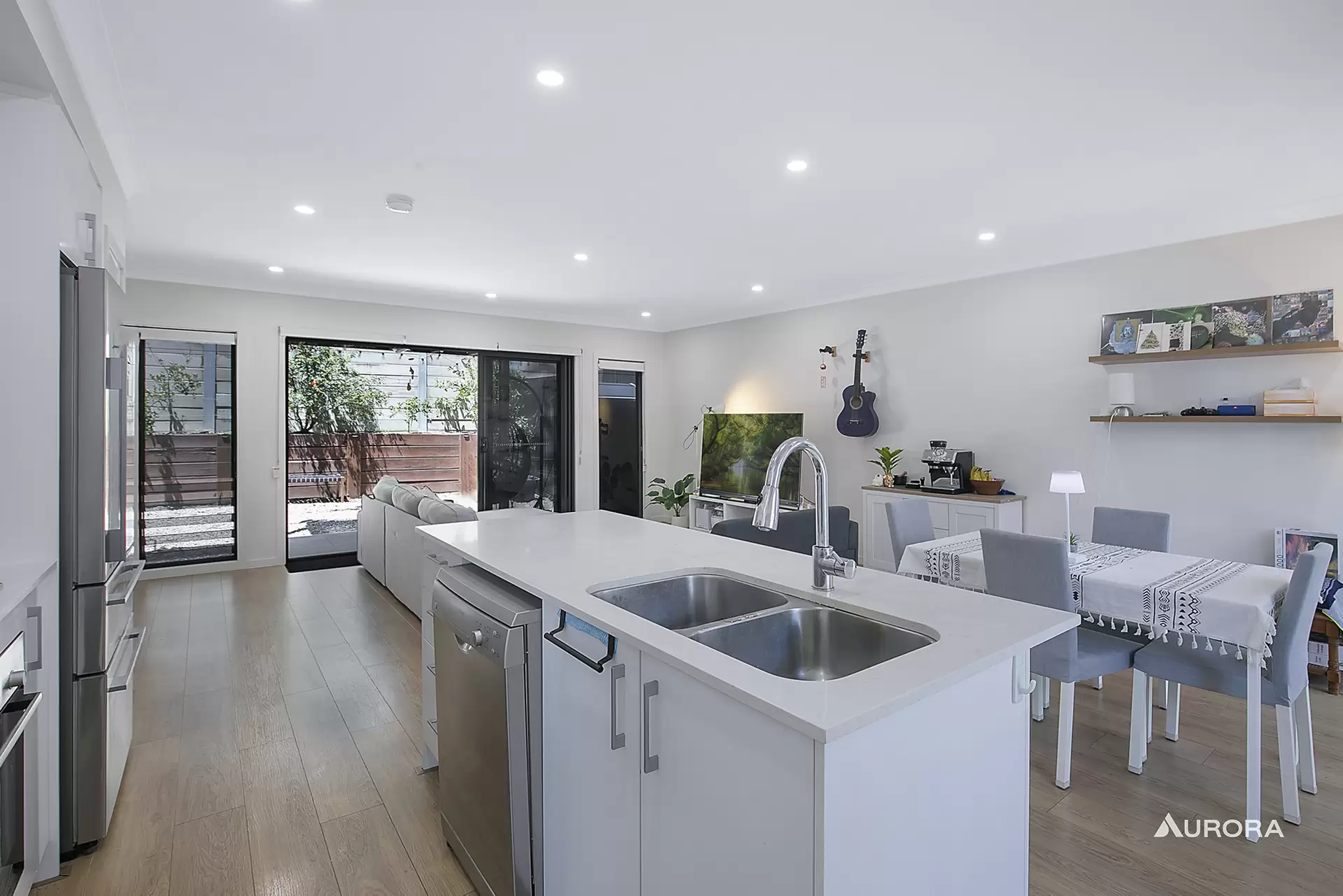 5/11 Dudley Street, Annerley Sold by Aurora Property - image 1