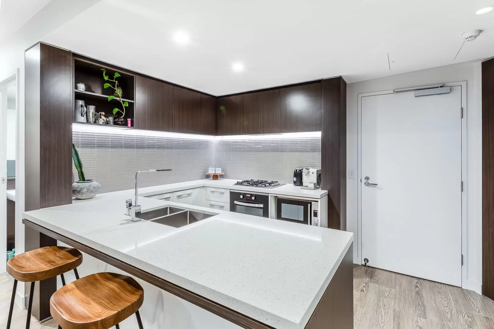 2107/289 Grey Street, South Brisbane Sold by Aurora Property - image 4