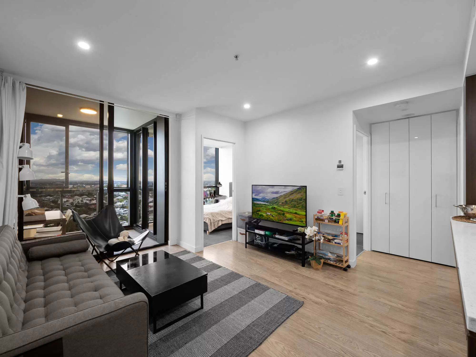 2107/289 Grey Street, South Brisbane Sold by Aurora Property - image 2