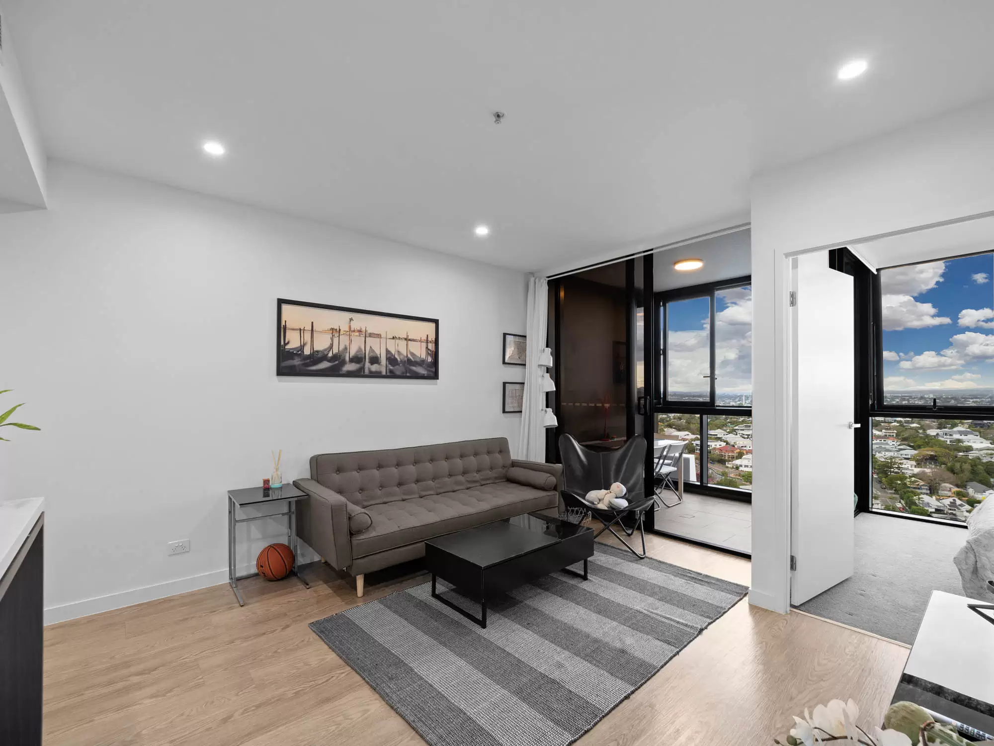 2107/289 Grey Street, South Brisbane Sold by Aurora Property - image 6