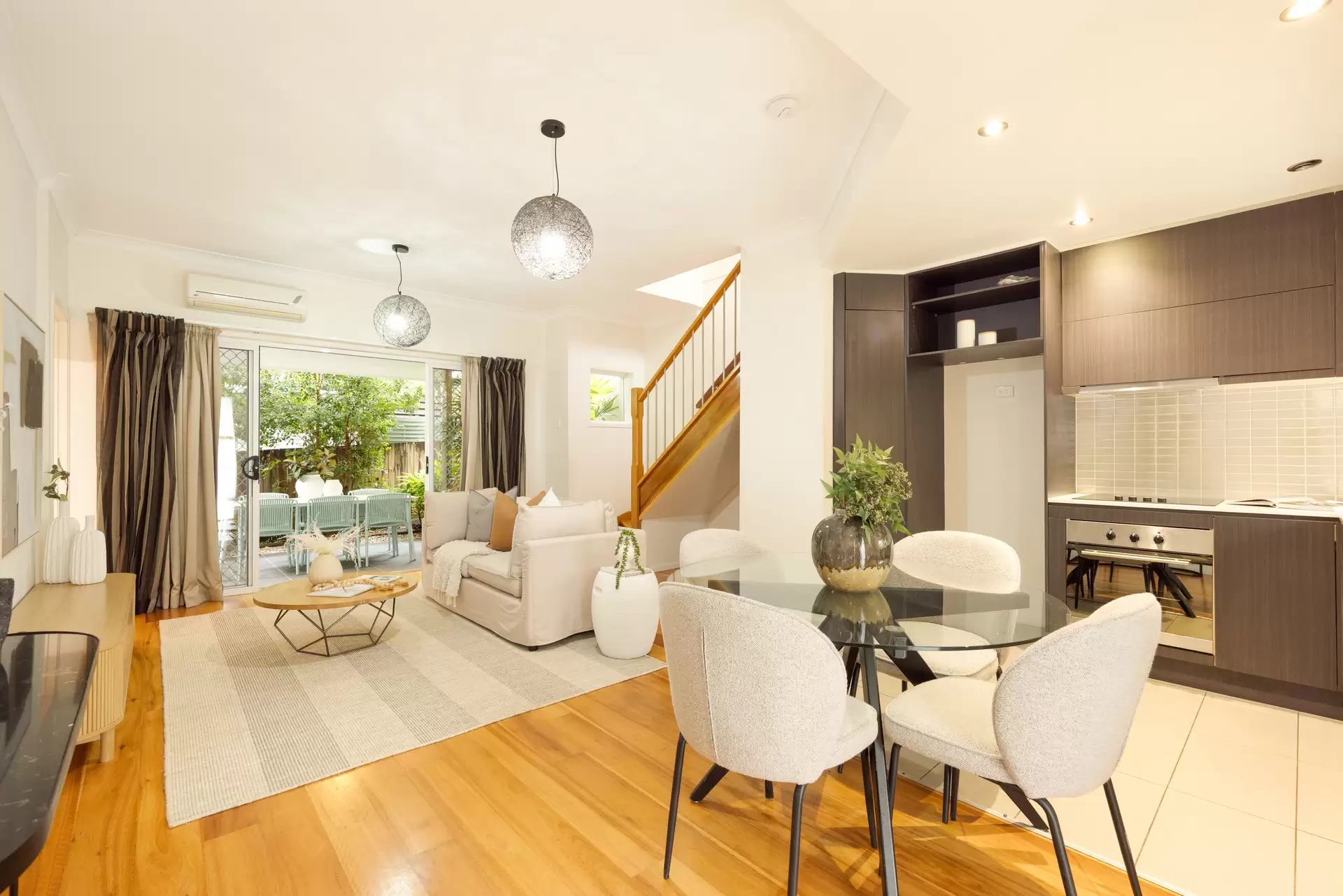 2/16 Ormuz Street, Carina Heights Sold by Aurora Property - image 1