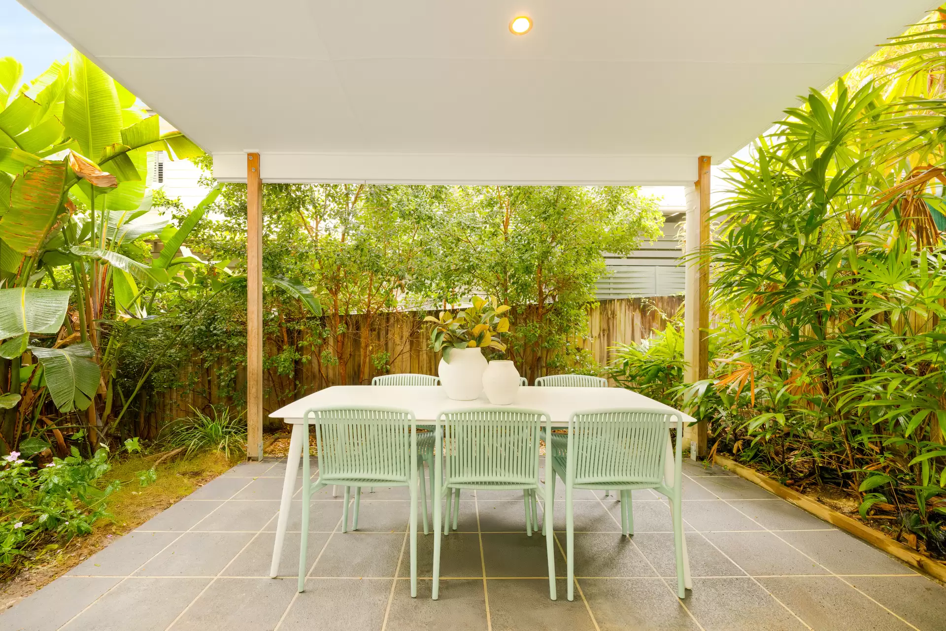 2/16 Ormuz Street, Carina Heights Sold by Aurora Property - image 1