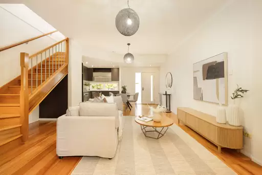 2/16 Ormuz Street, Carina Heights Sold by Aurora Property