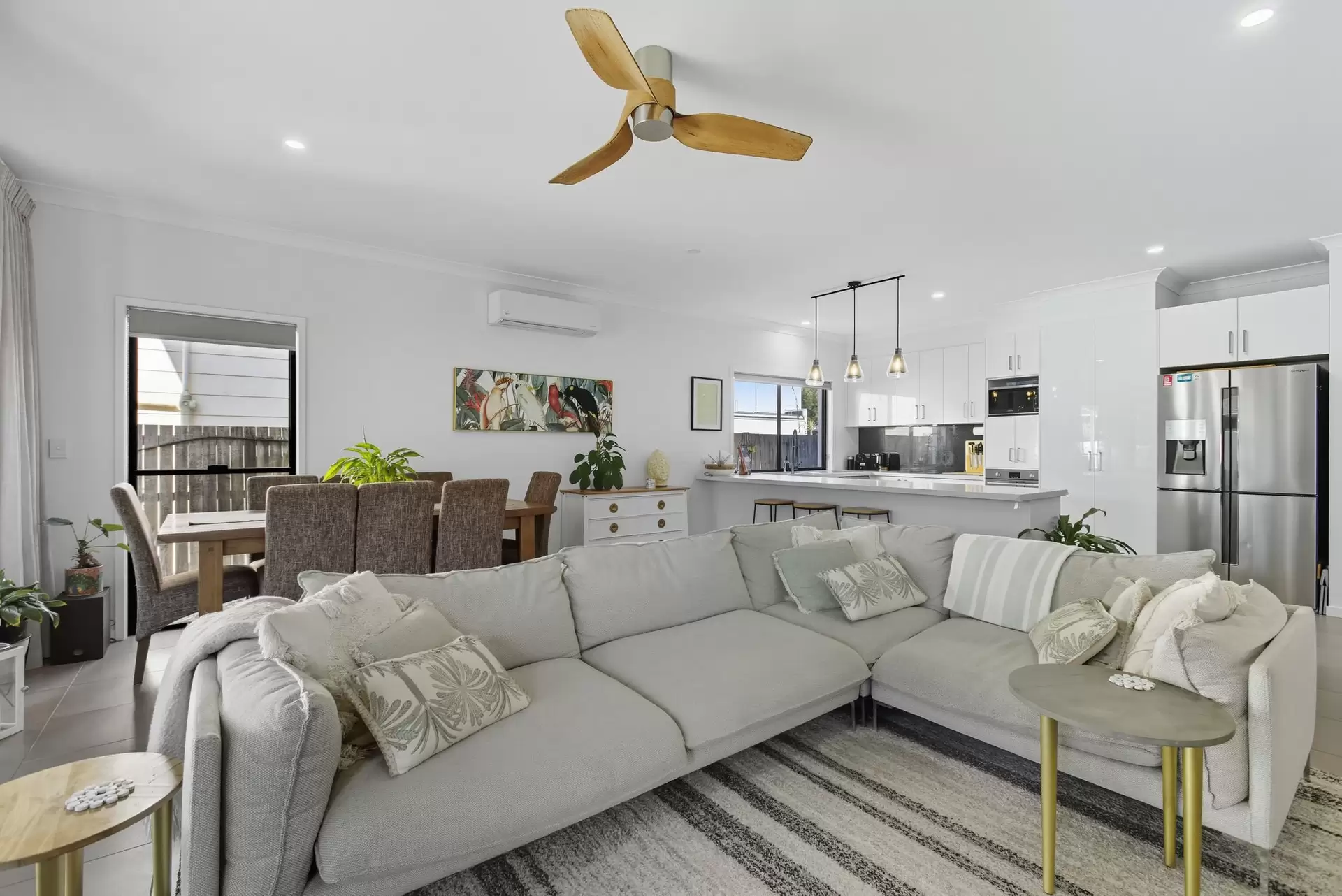 46 Karthina Street, Bulimba Leased by Aurora Property - image 1