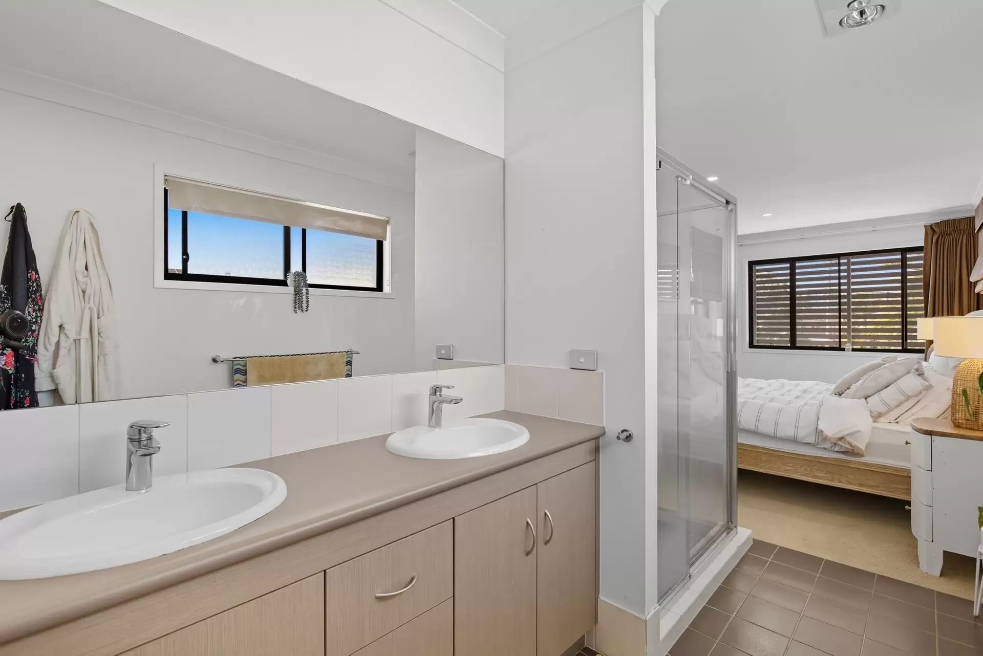46 Karthina Street, Bulimba Leased by Aurora Property - image 1