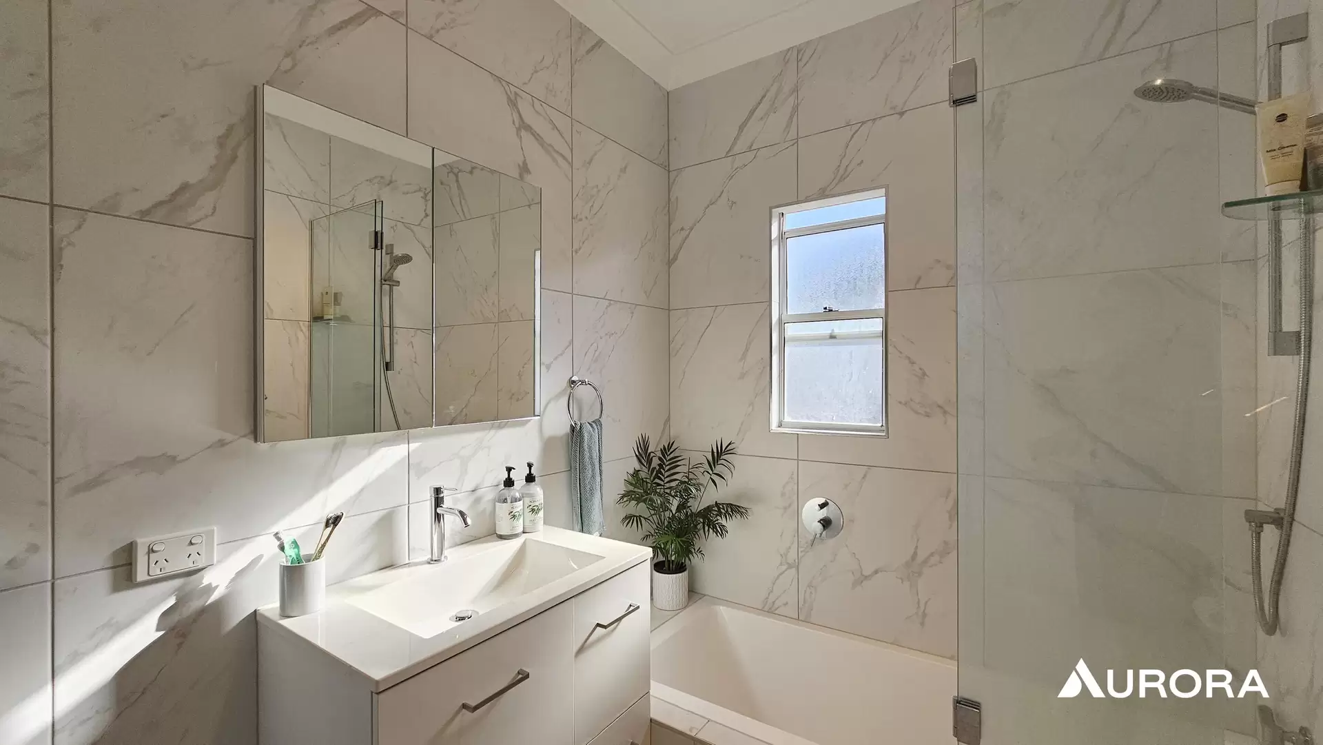 19 Mackenzie Street, Manly West Leased by Aurora Property - image 1
