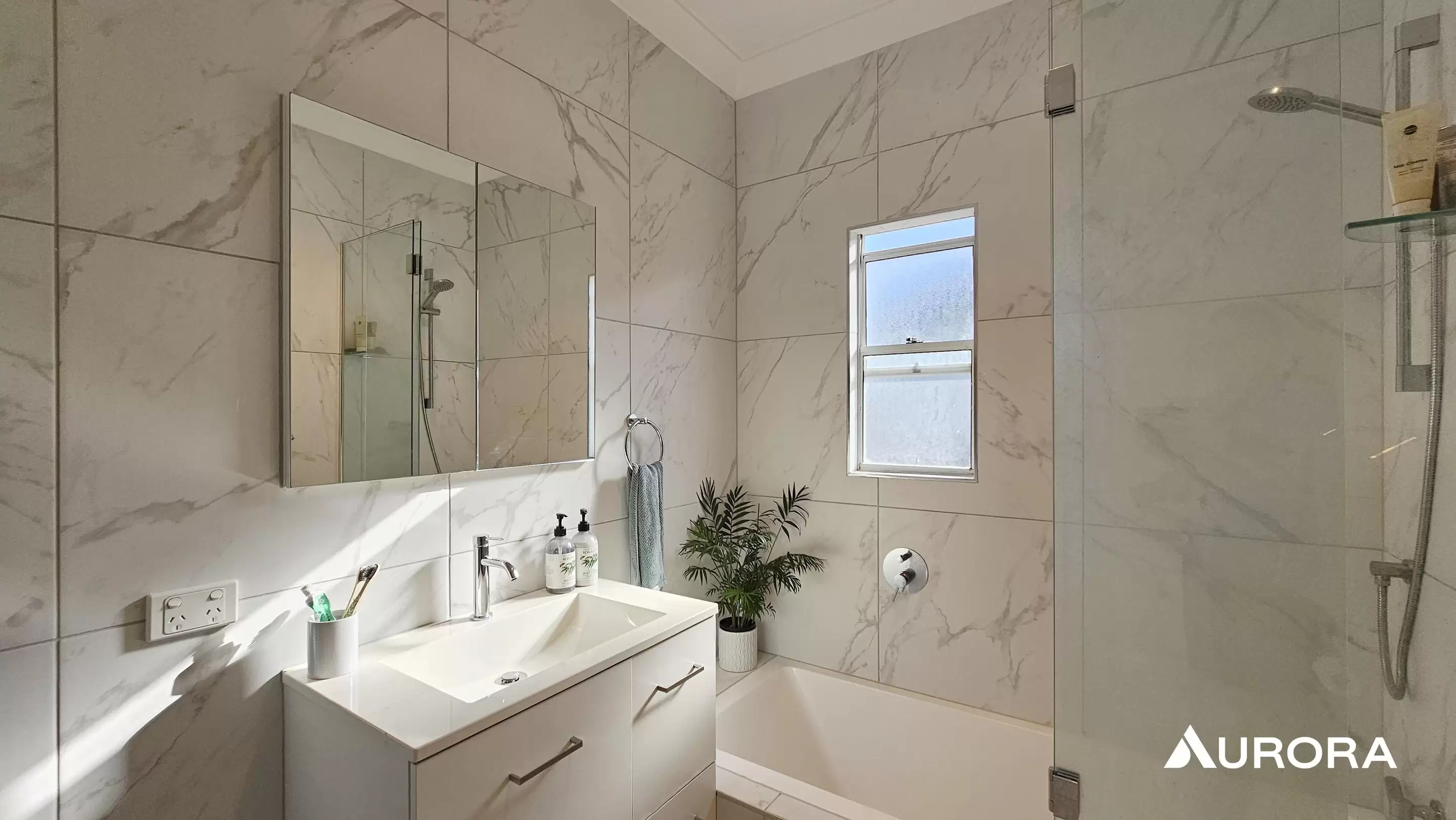 19 Mackenzie Street, Manly West Leased by Aurora Property - image 7