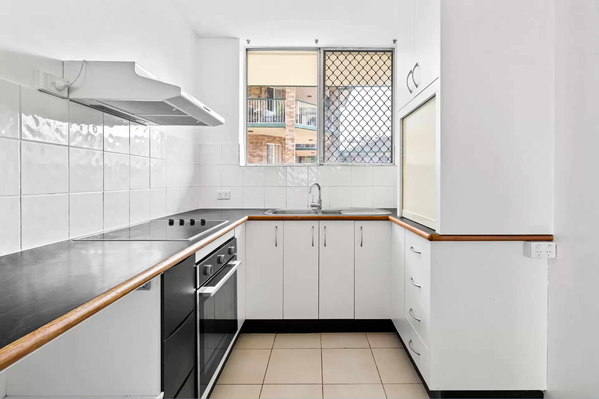 3/61 Derby Street, Coorparoo Sold by Aurora Property - image 1