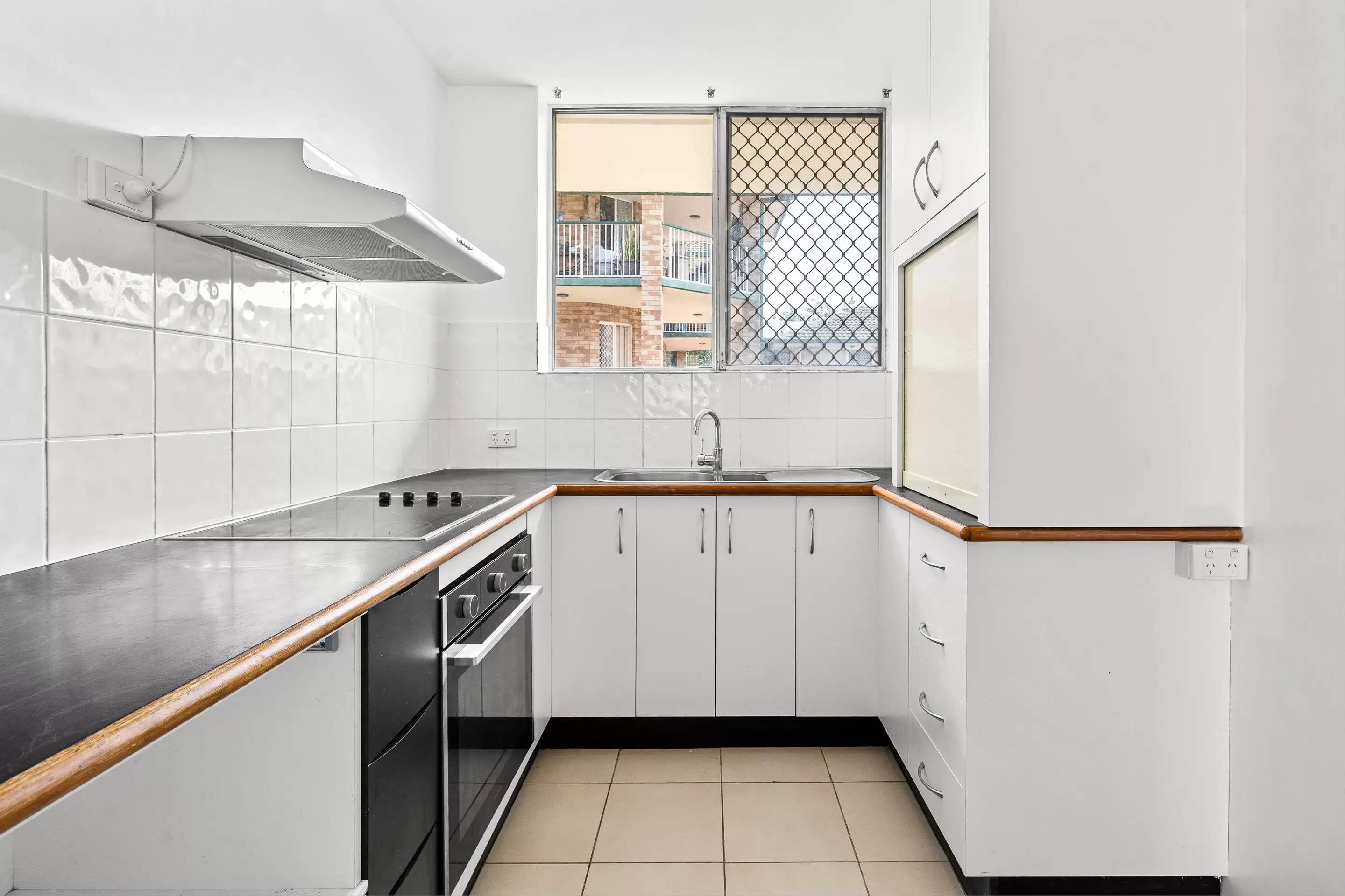 3/61 Derby Street, Coorparoo Sold by Aurora Property - image 2