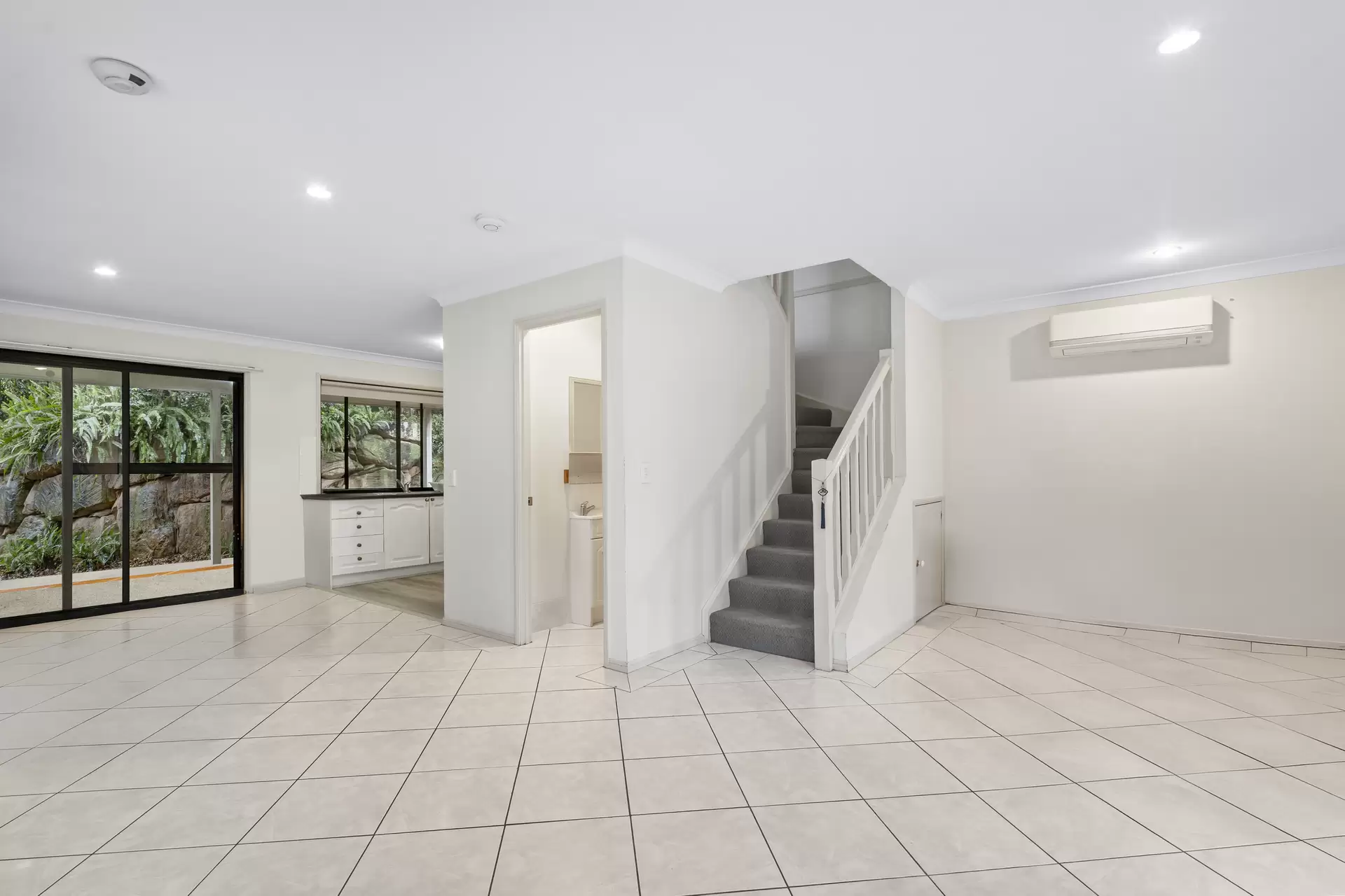 23/12 Greendale Way, Carindale Sold by Aurora Property - image 1