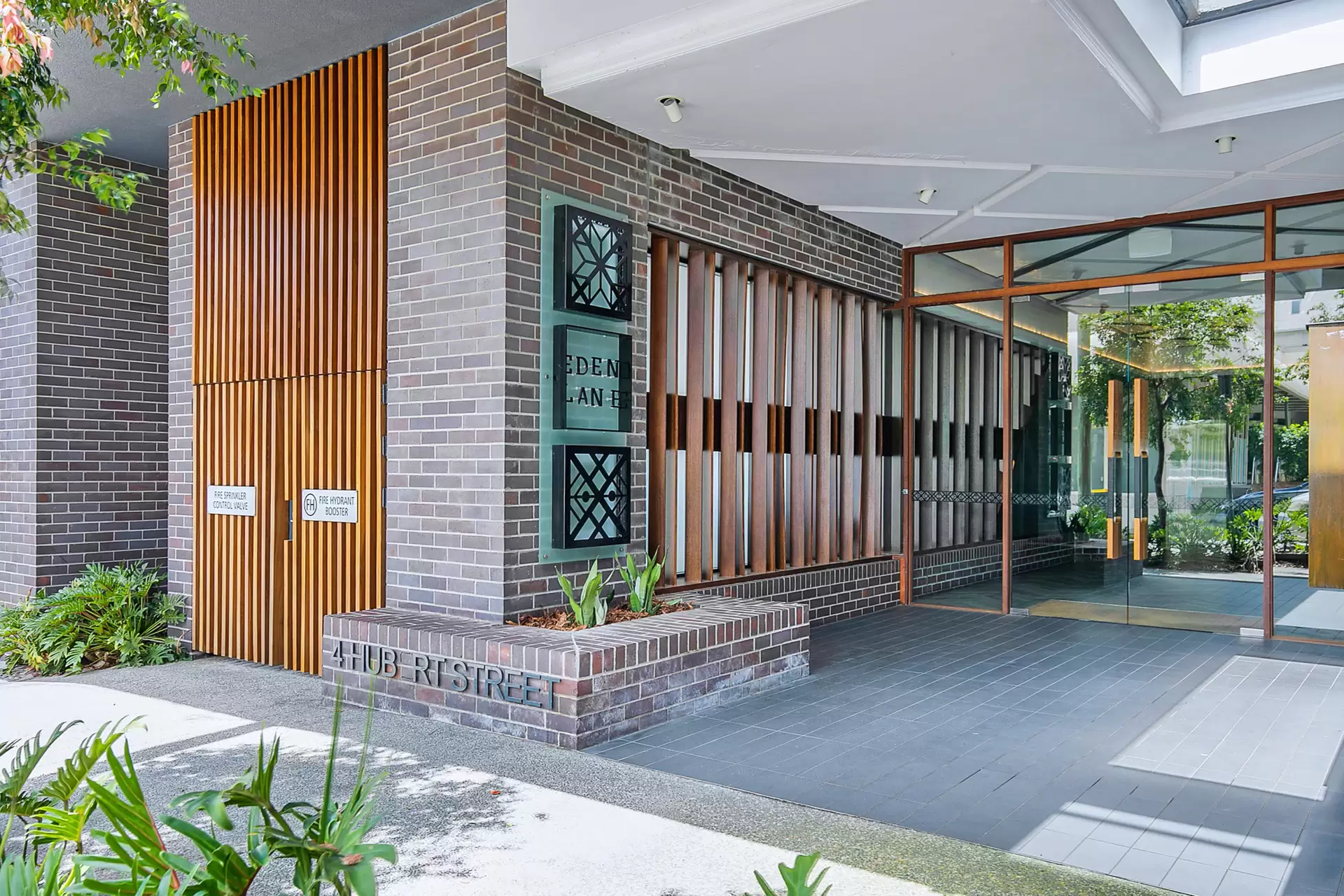 1609/4 Hubert Street, Woolloongabba Sold by Aurora Property - image 1