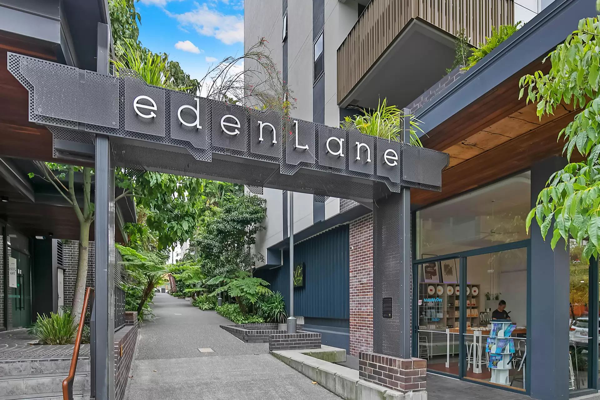 1609/4 Hubert Street, Woolloongabba Sold by Aurora Property - image 1