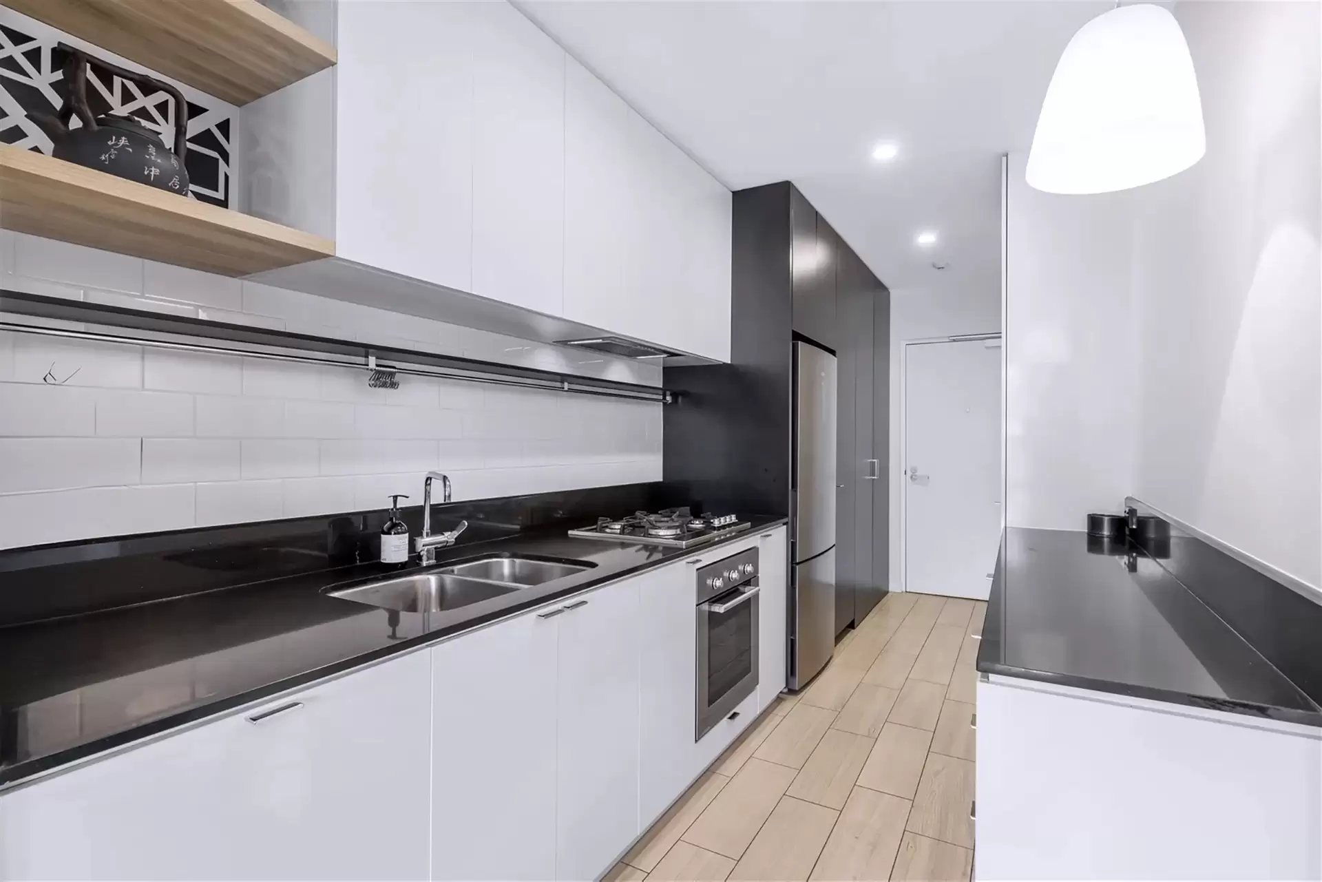 1609/4 Hubert Street, Woolloongabba Sold by Aurora Property - image 1