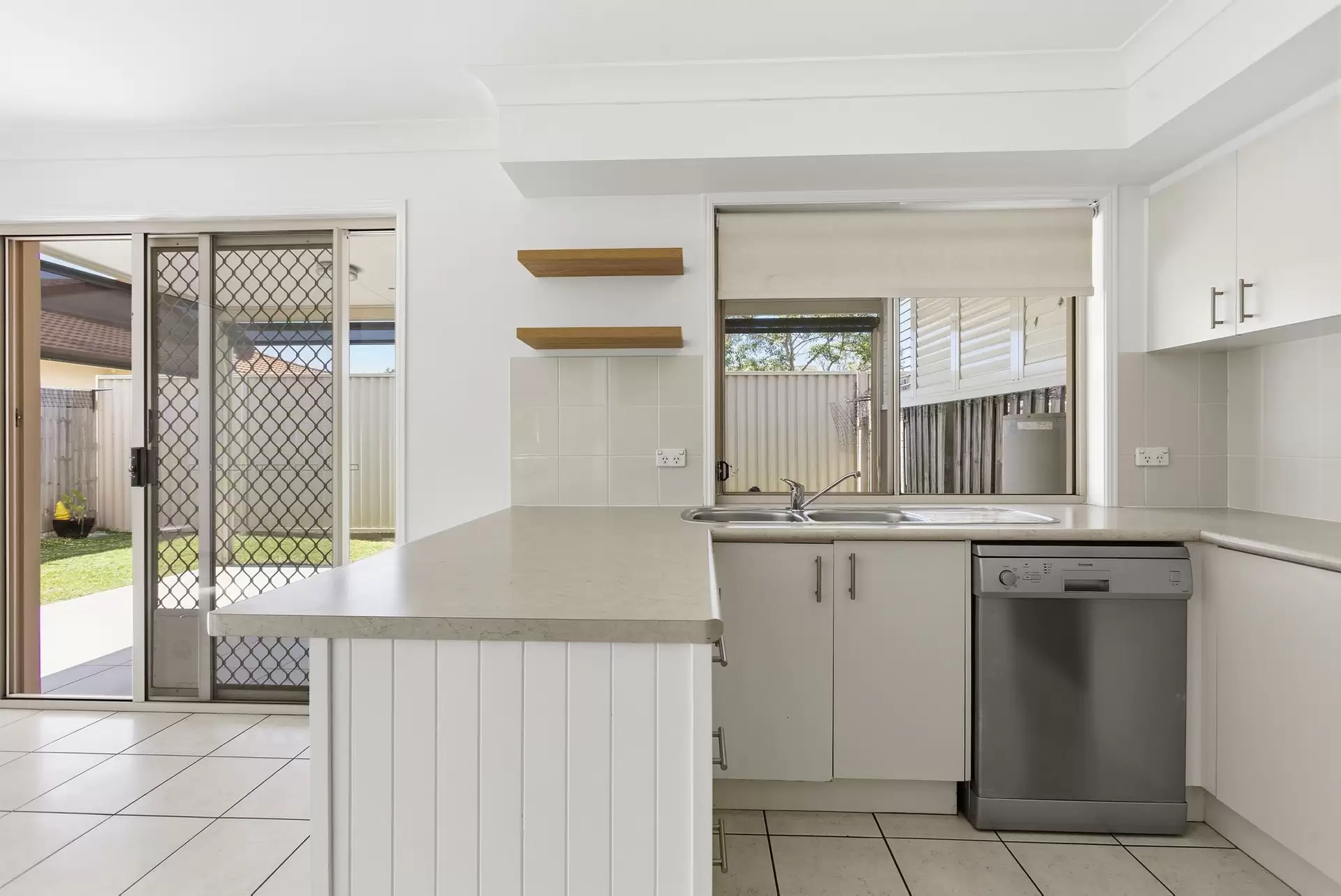 9/150 Meadowlands Road, Carina Leased by Aurora Property - image 1
