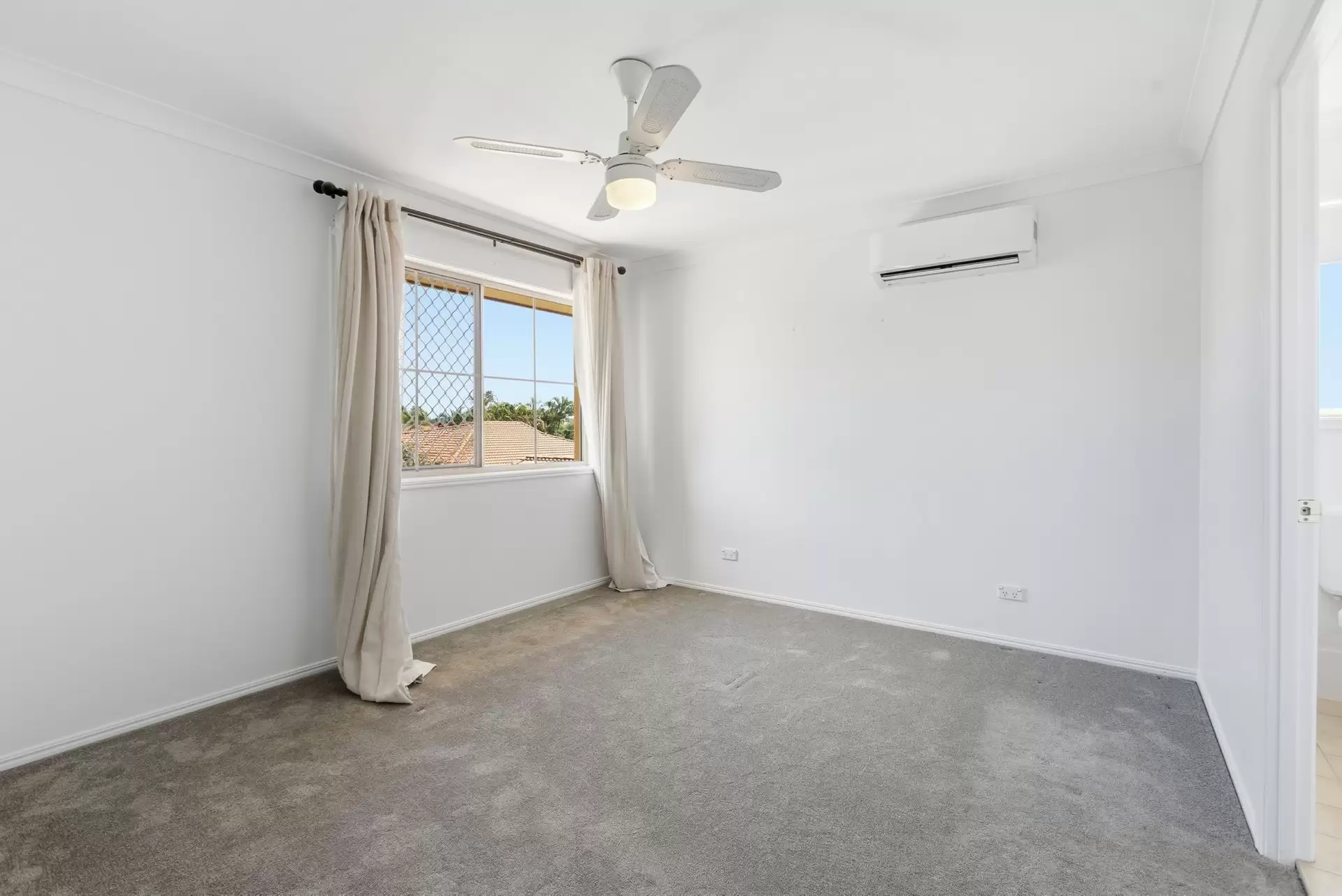 9/150 Meadowlands Road, Carina Leased by Aurora Property - image 1