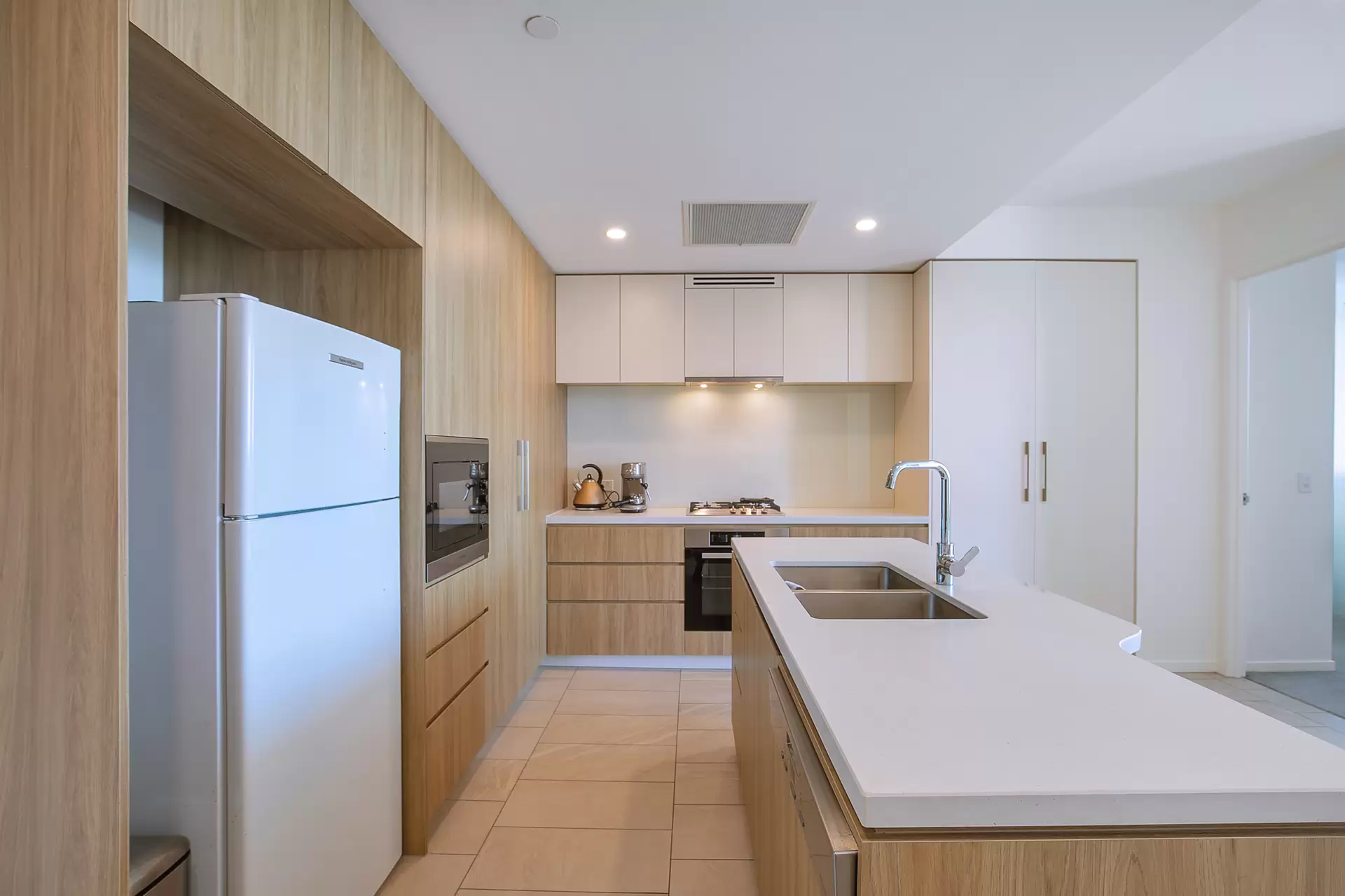1103/25 Shafston Avenue, Kangaroo Point Sold by Aurora Property - image 1