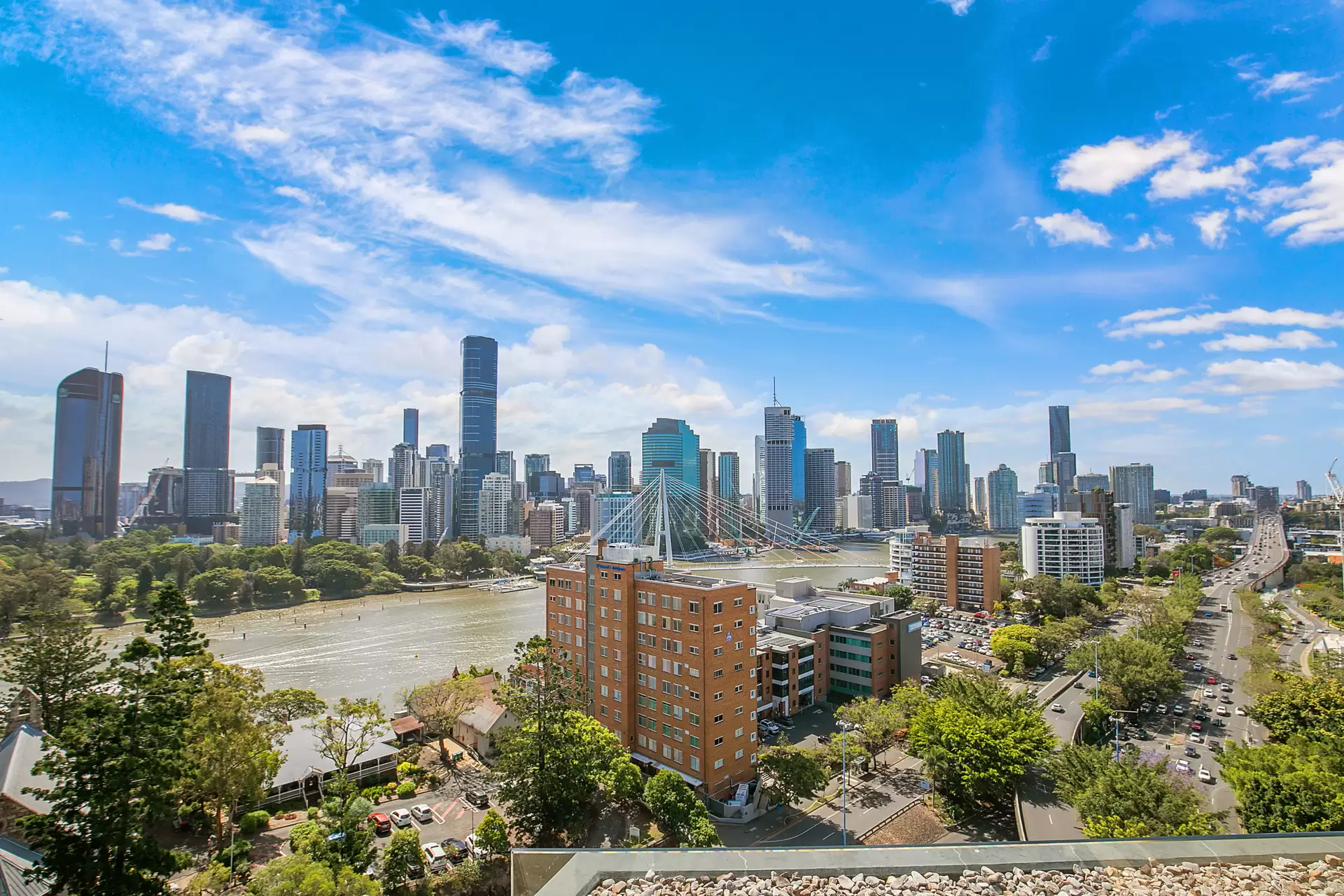 1103/25 Shafston Avenue, Kangaroo Point Sold by Aurora Property - image 1