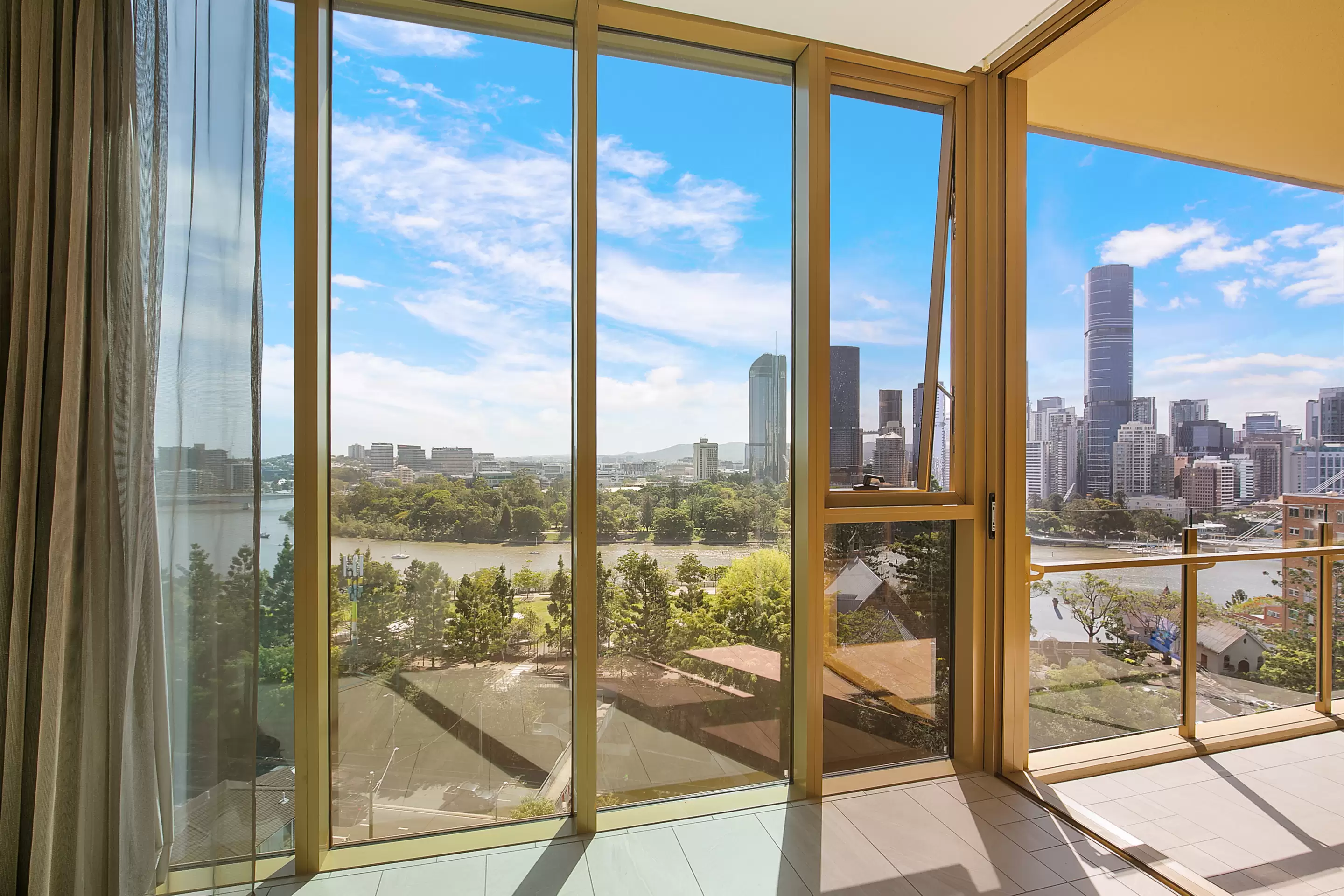 1103/25 Shafston Avenue, Kangaroo Point Sold by Aurora Property - image 8