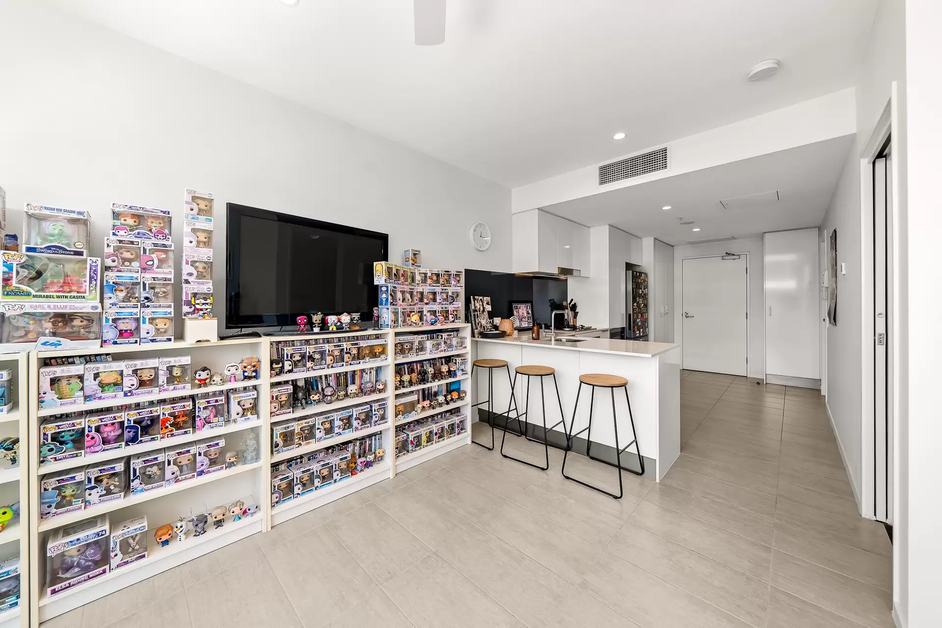 1212/977 Ann Street, Fortitude Valley Sold by Aurora Property - image 1