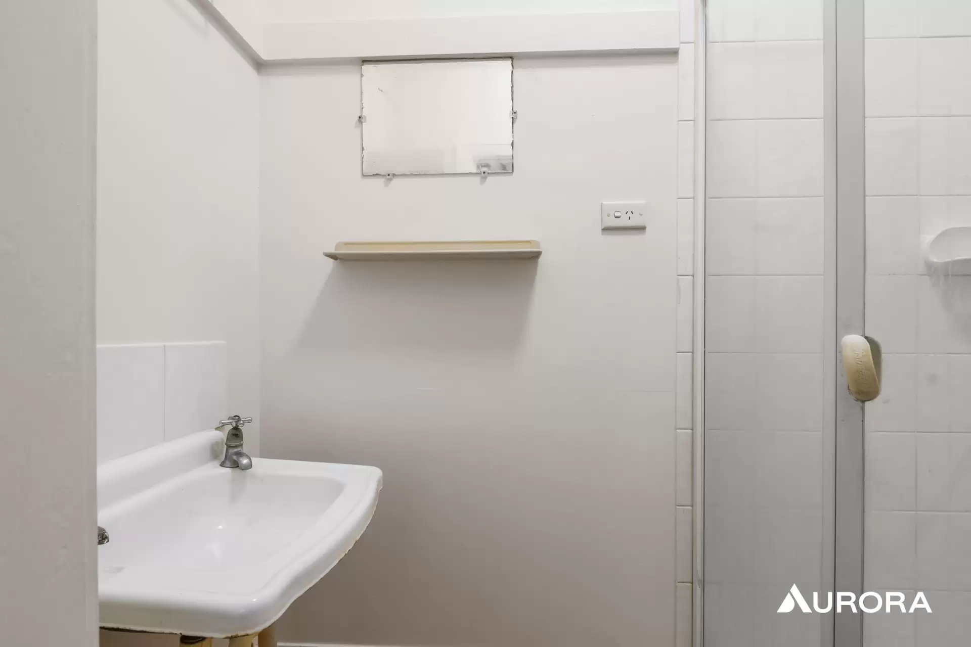 2/674 Logan Road, Greenslopes Leased by Aurora Property - image 1