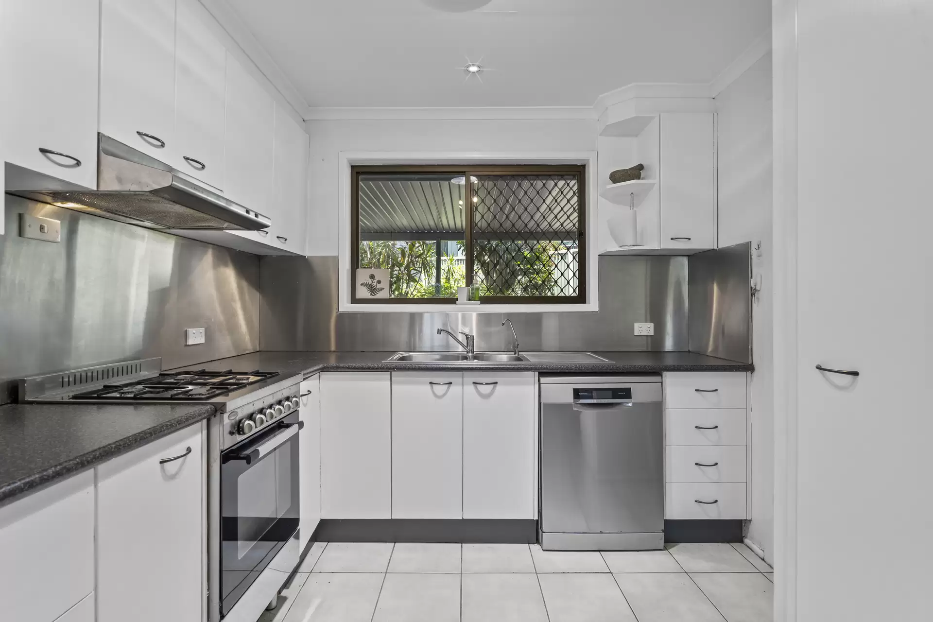 14 Kyoomba Street, Murarrie Sold by Aurora Property - image 1