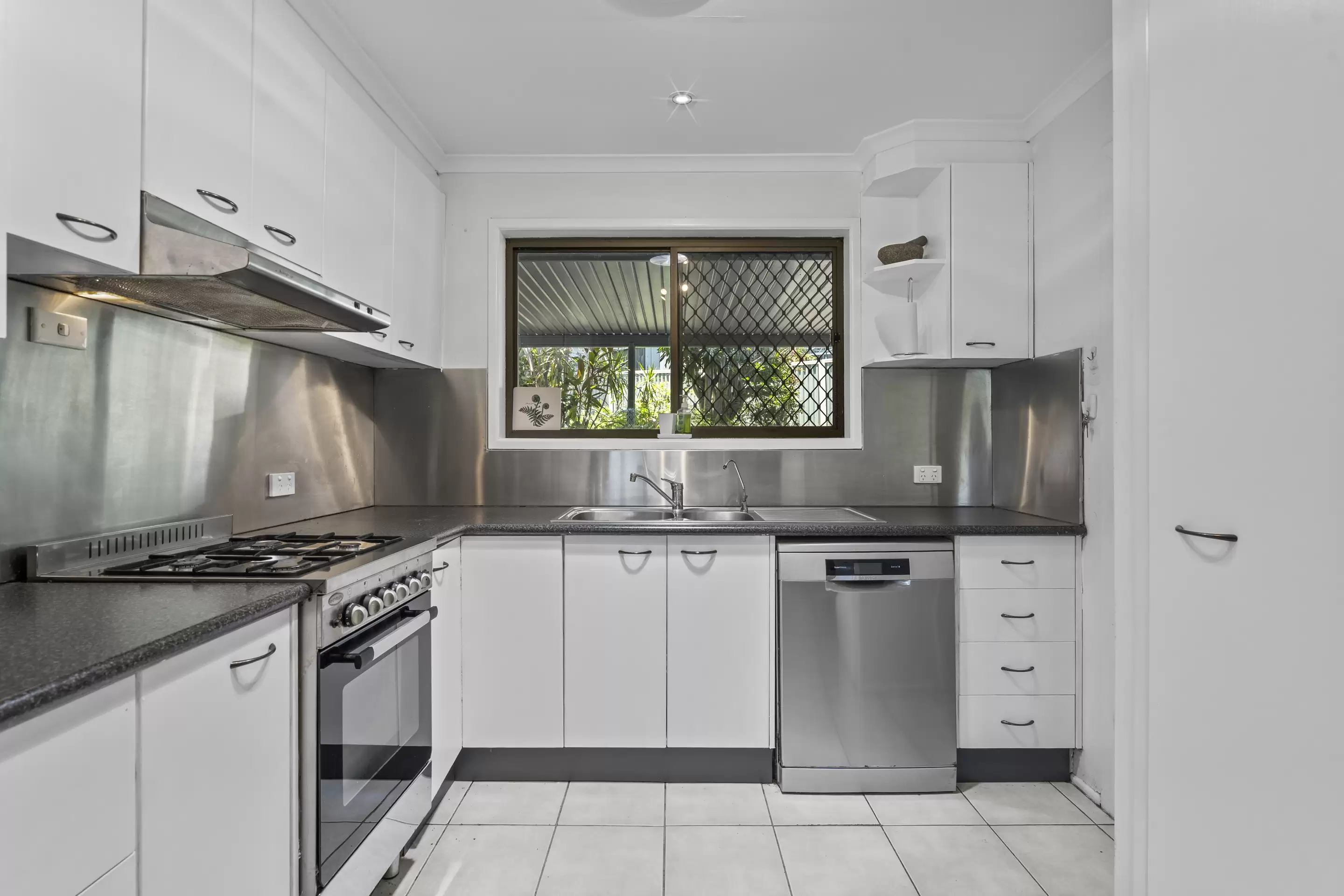 14 Kyoomba Street, Murarrie Sold by Aurora Property - image 9