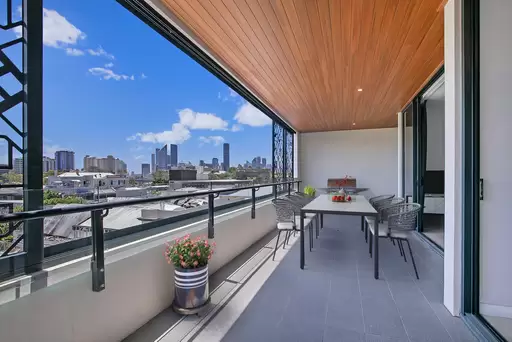 1407/4 Hubert Street, Woolloongabba Sold by Aurora Property